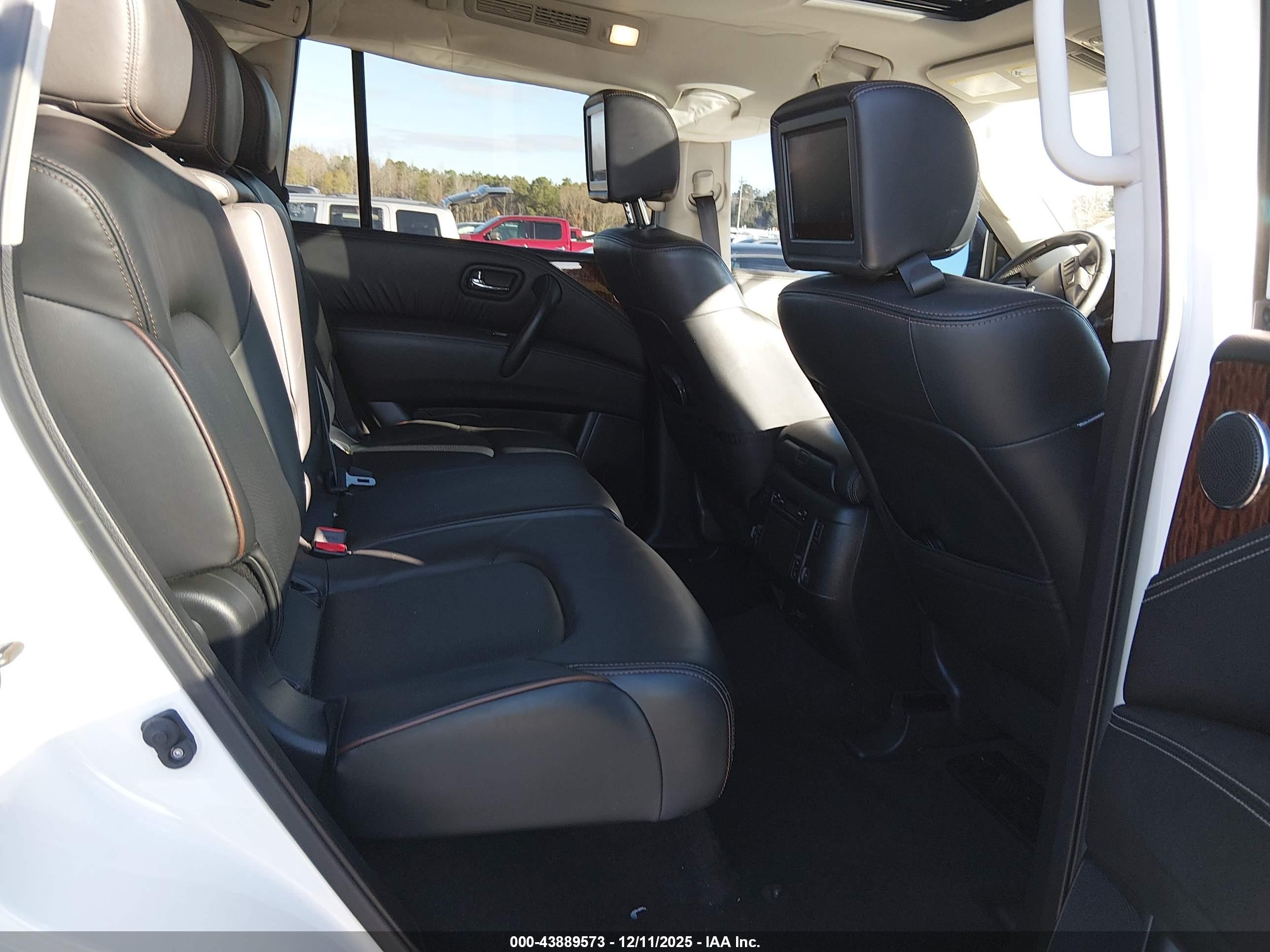 NISSAN ARMADA image 8