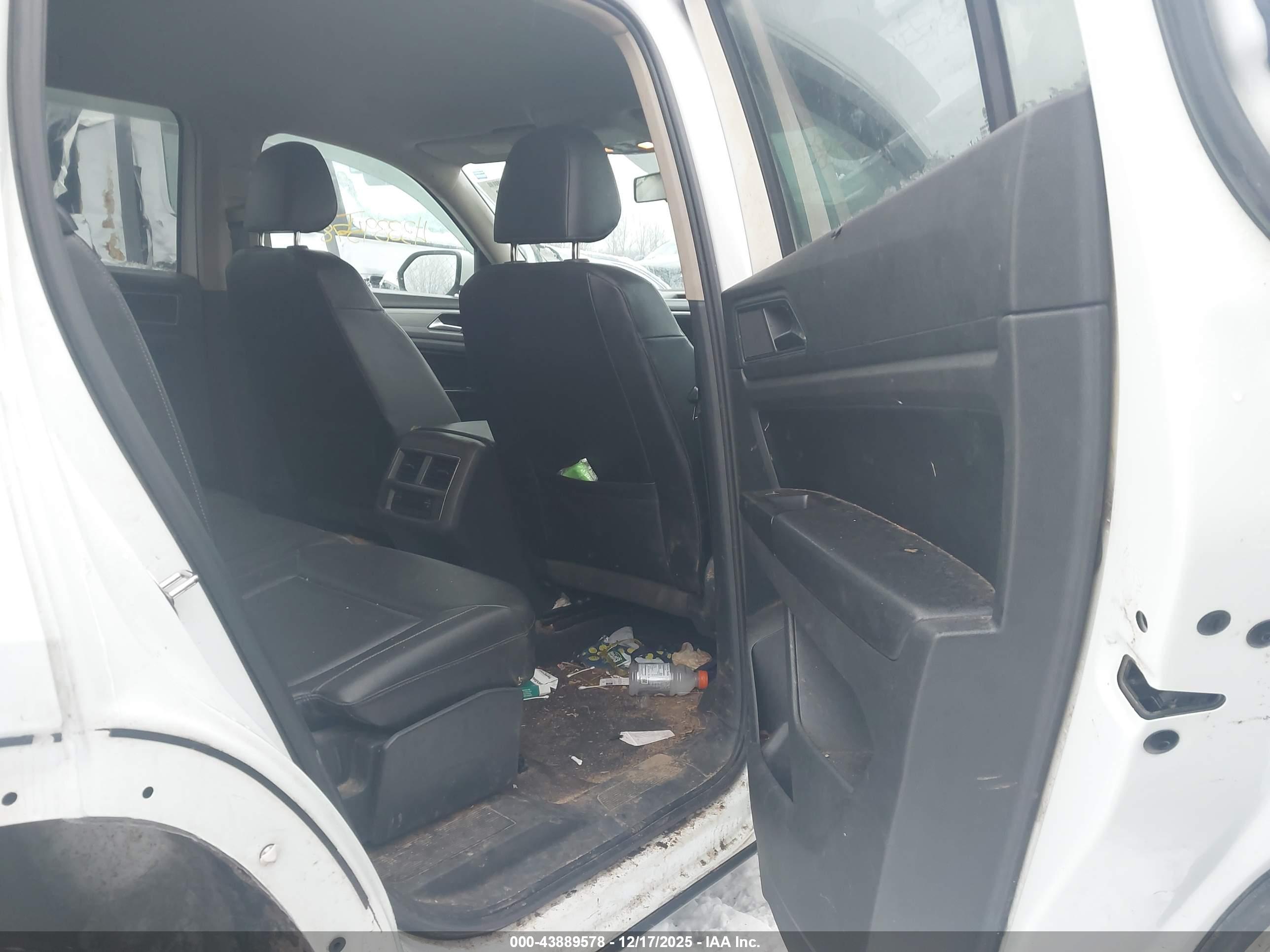 VOLKSWAGEN ATLAS image 8