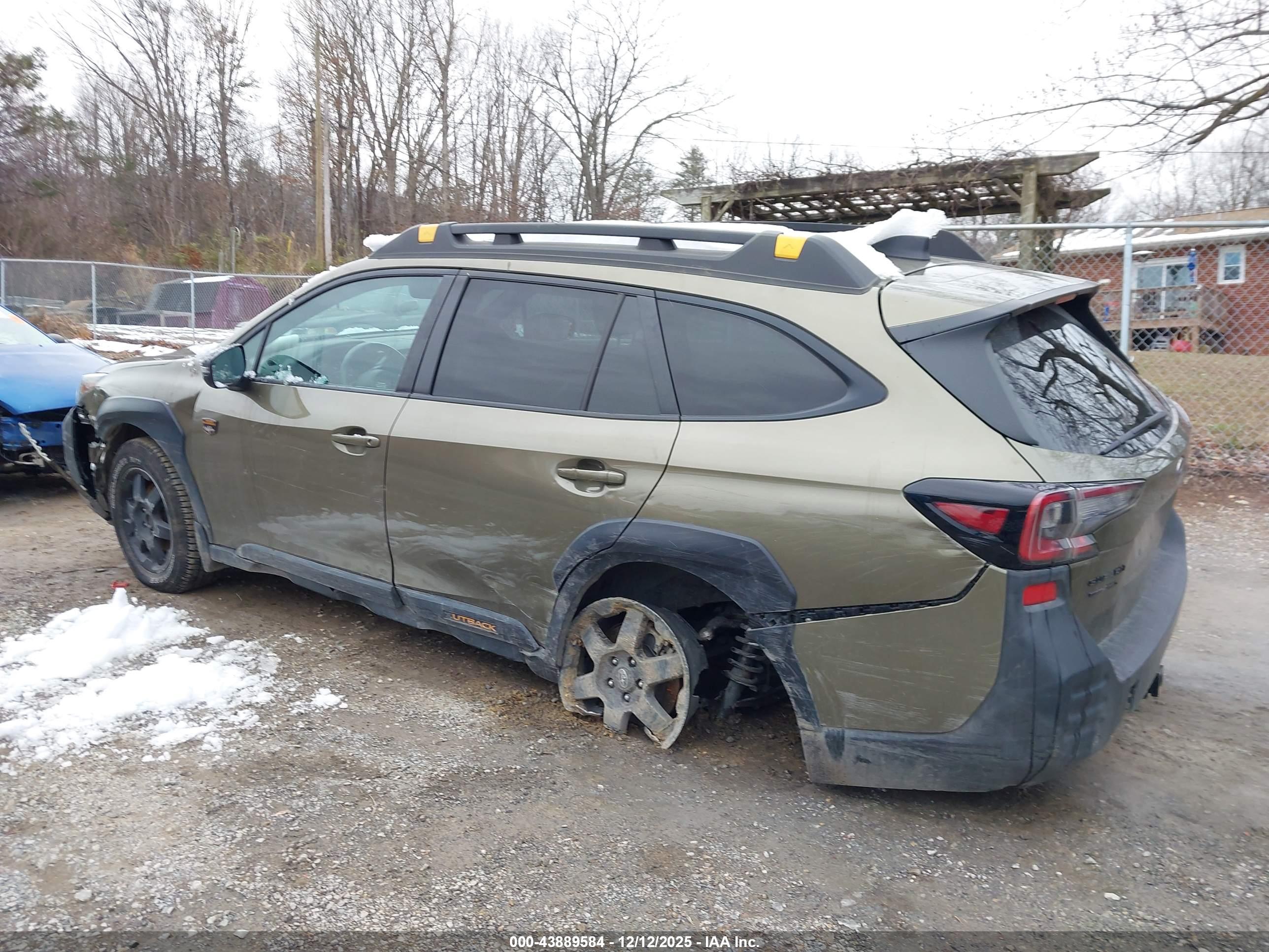 SUBARU OUTBACK image 6