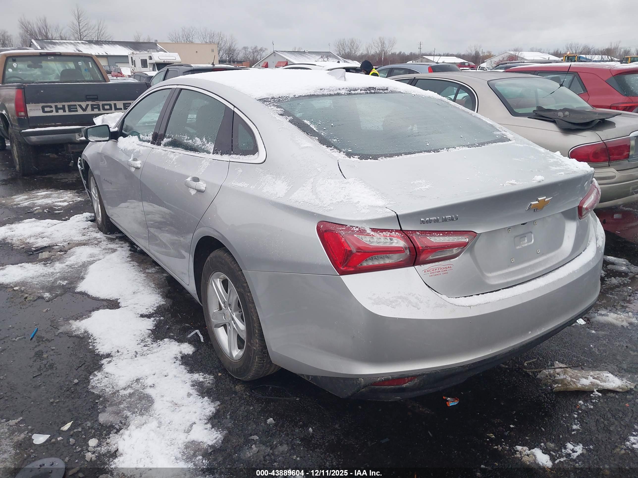 CHEVROLET MALIBU image 3