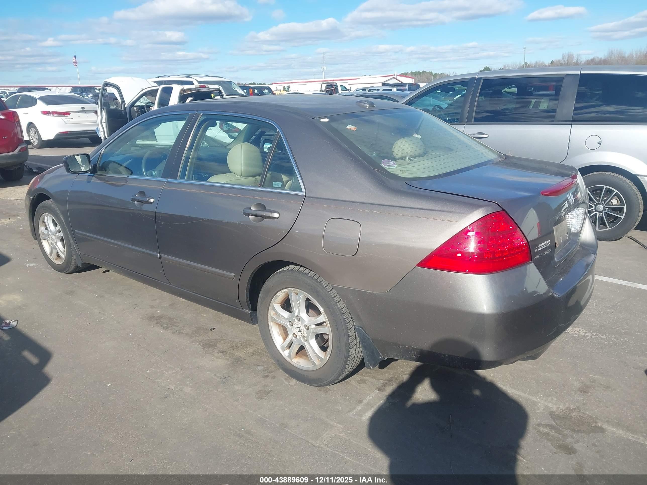 HONDA ACCORD image 3