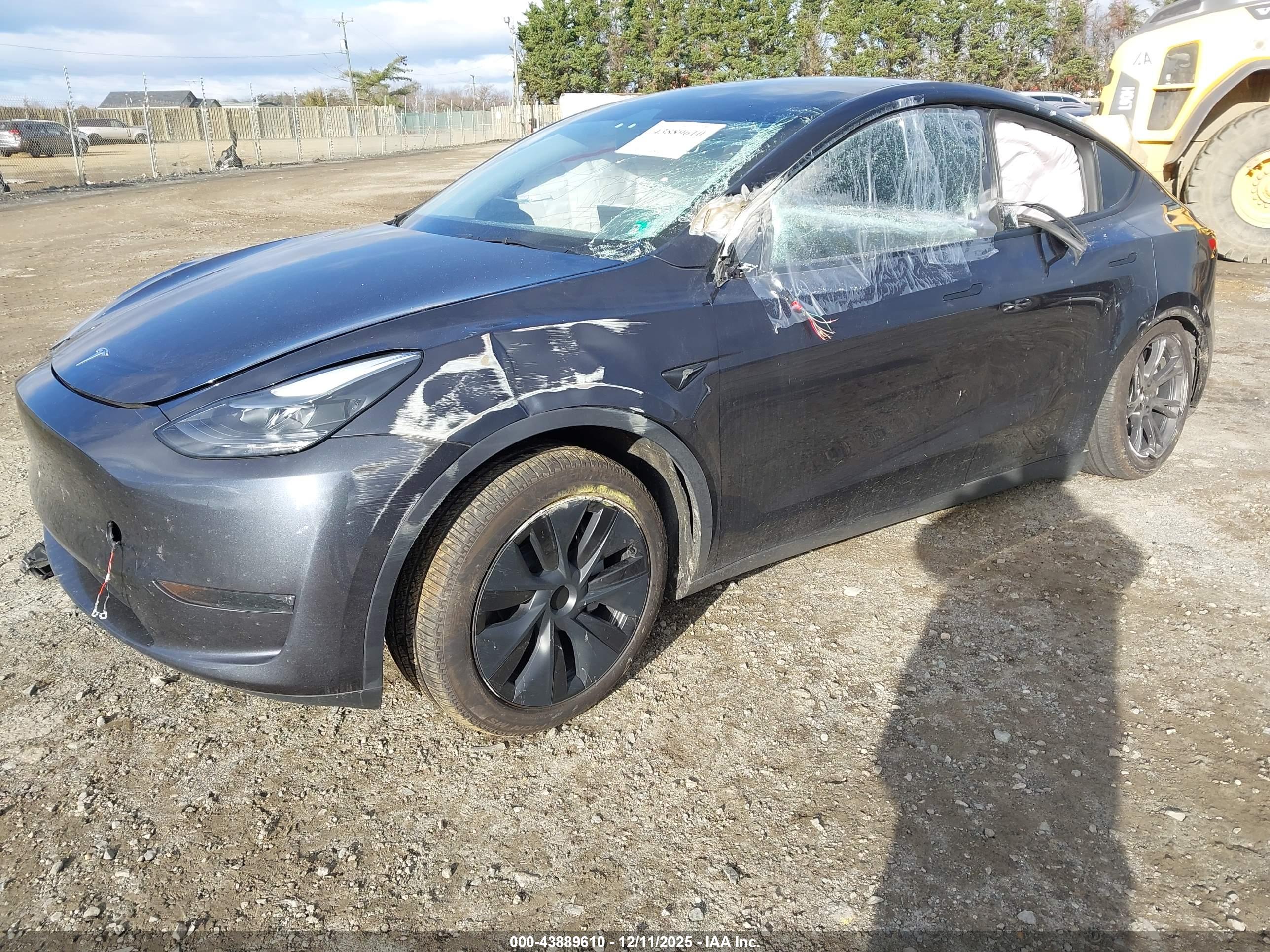 TESLA MODEL image 2