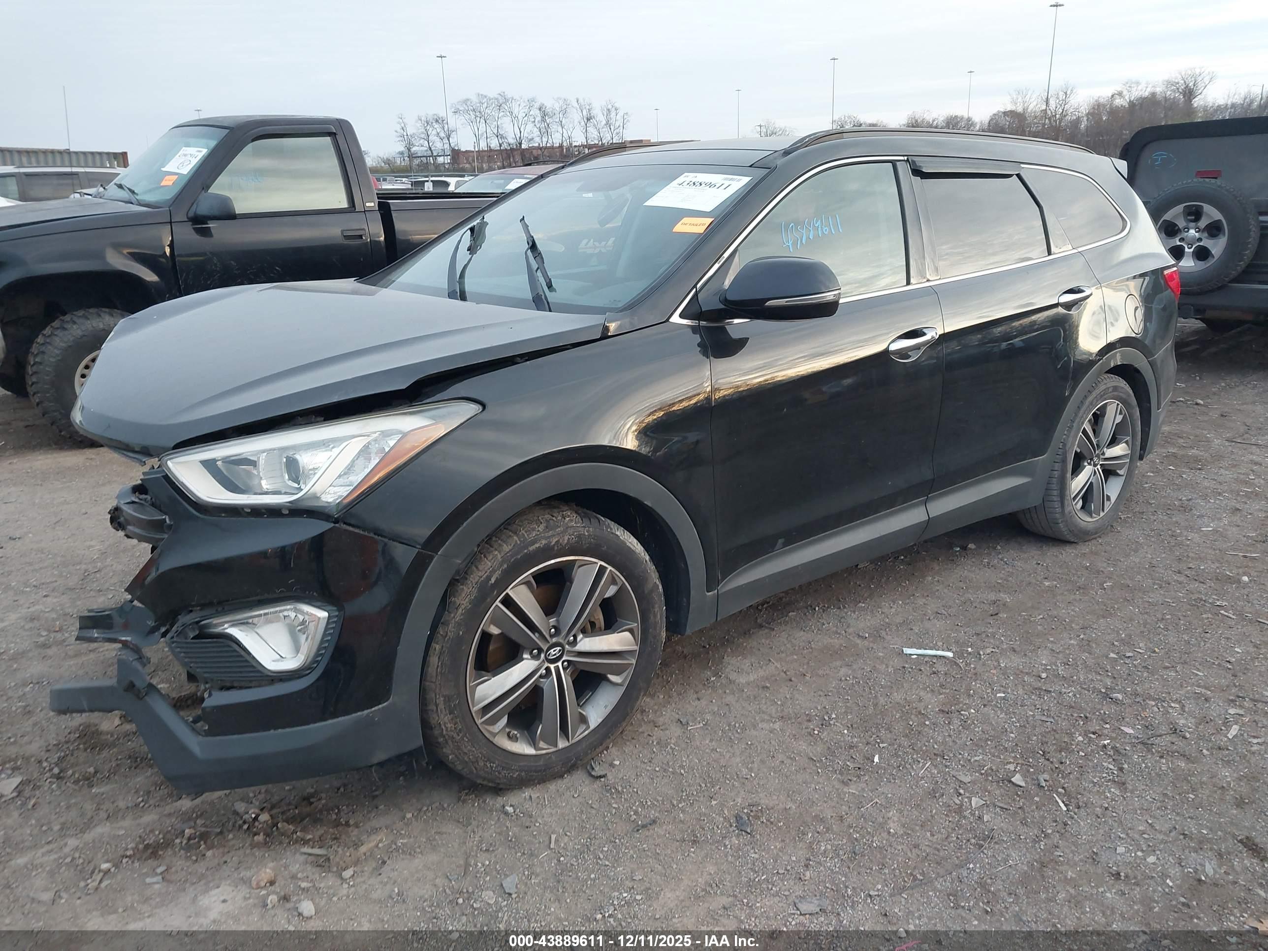 HYUNDAI SANTA image 2