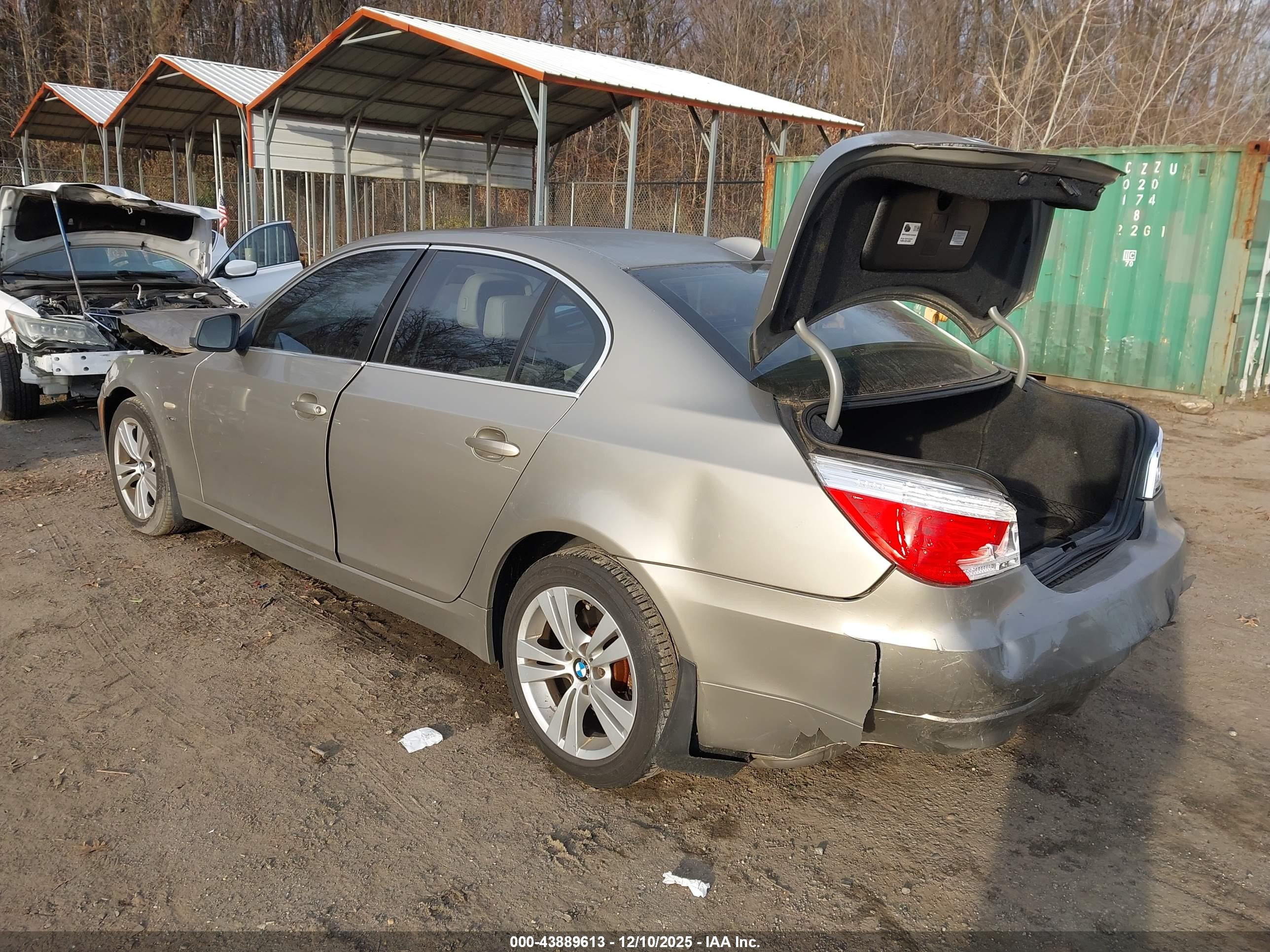 BMW 528I image 3