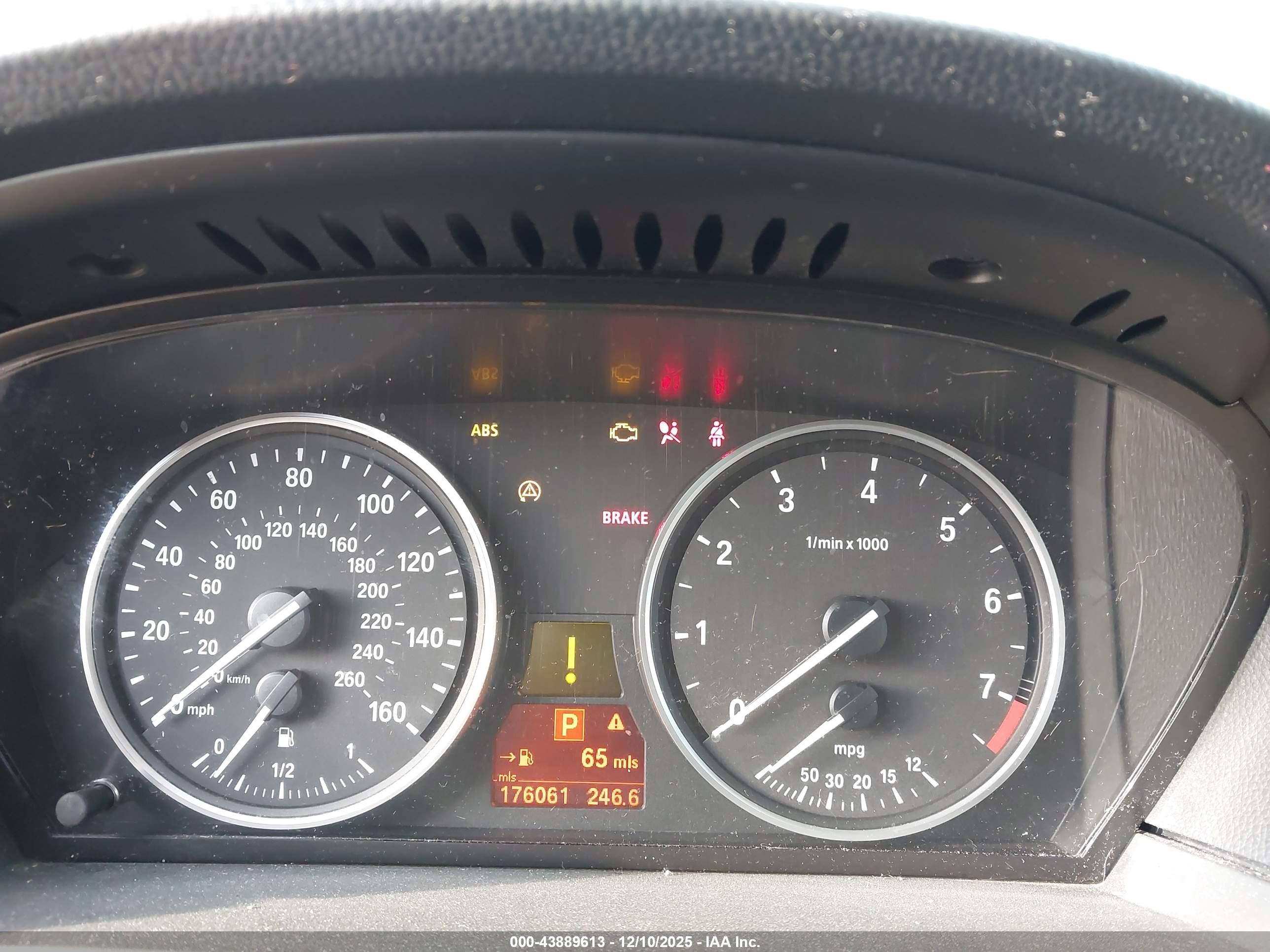 BMW 528I image 7