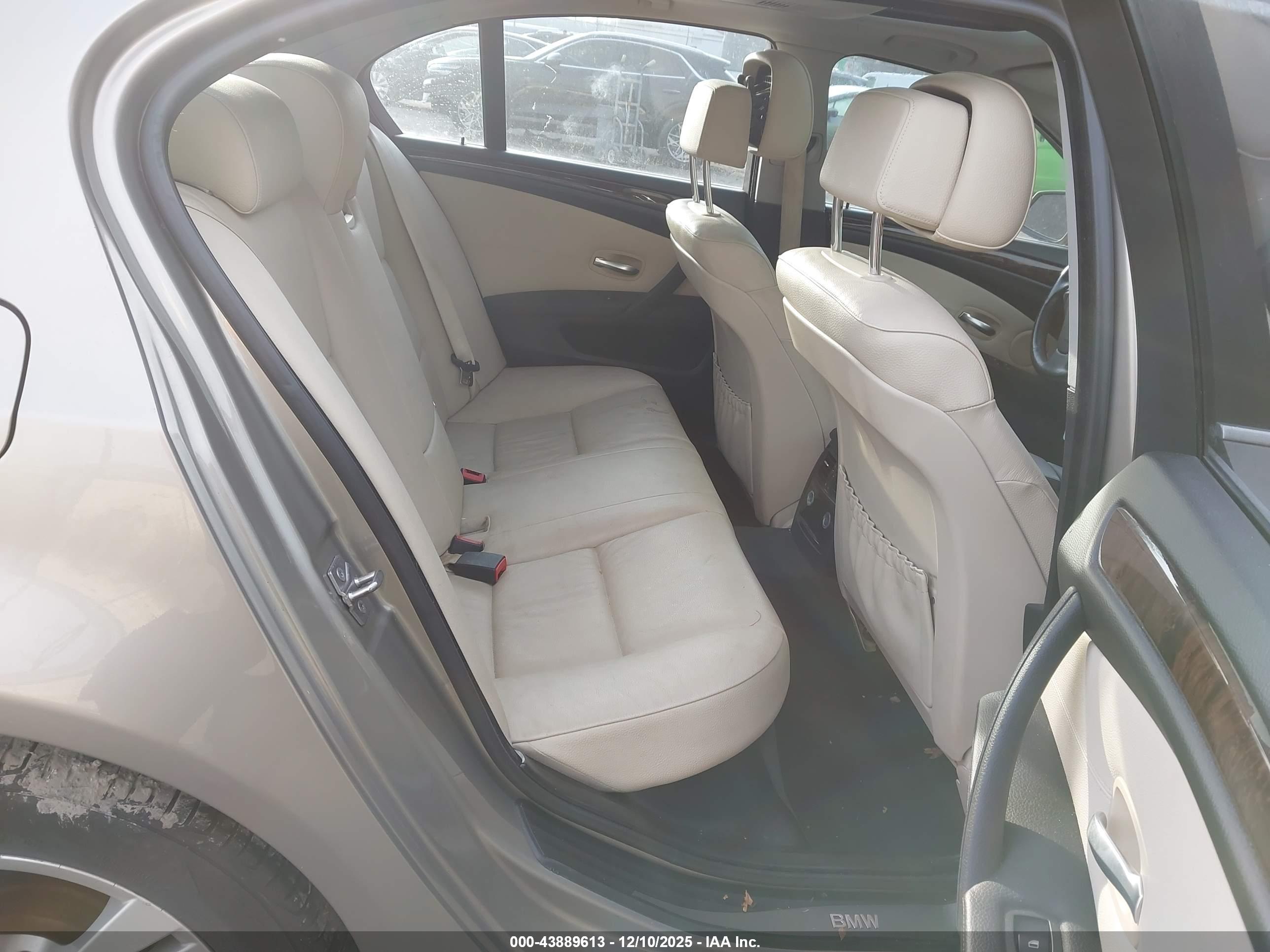 BMW 528I image 8