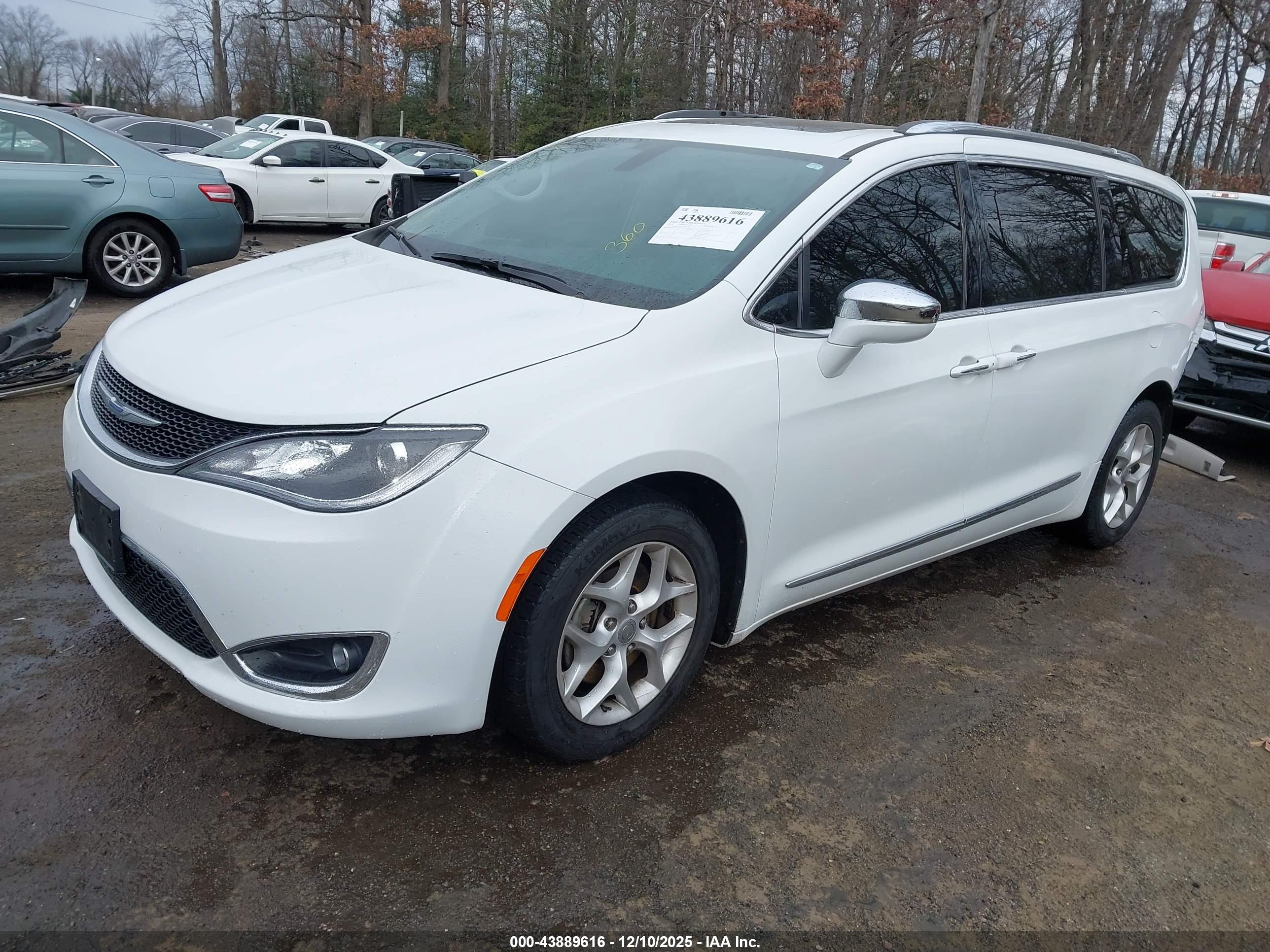 CHRYSLER PACIFICA image 2