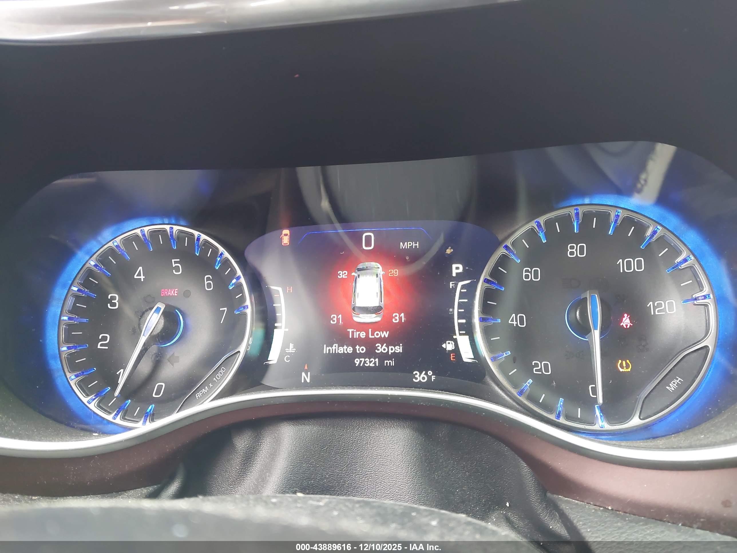 CHRYSLER PACIFICA image 7