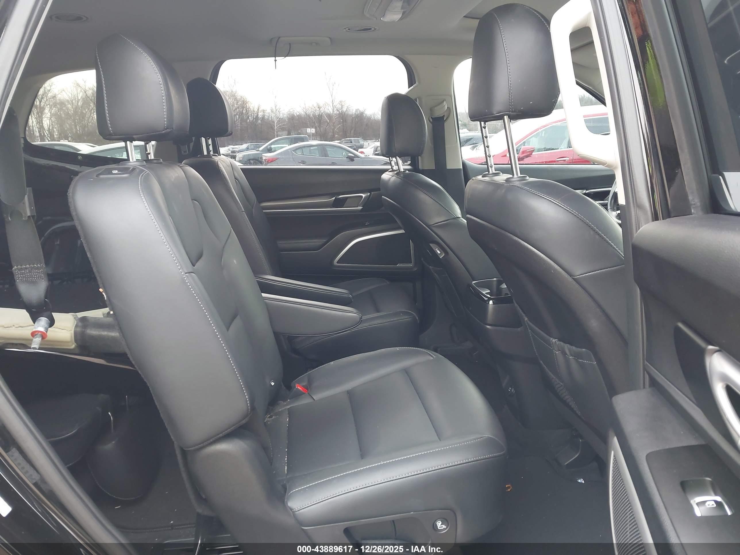 KIA TELLURIDE image 8