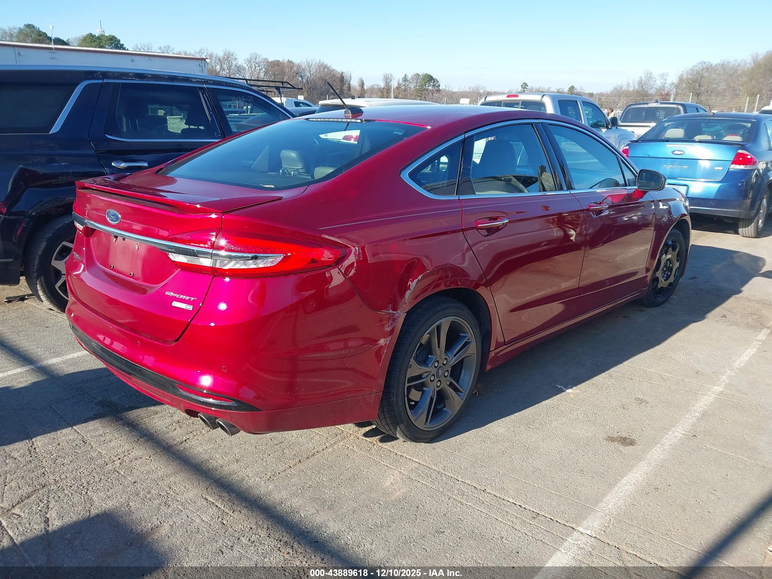 FORD FUSION image 4