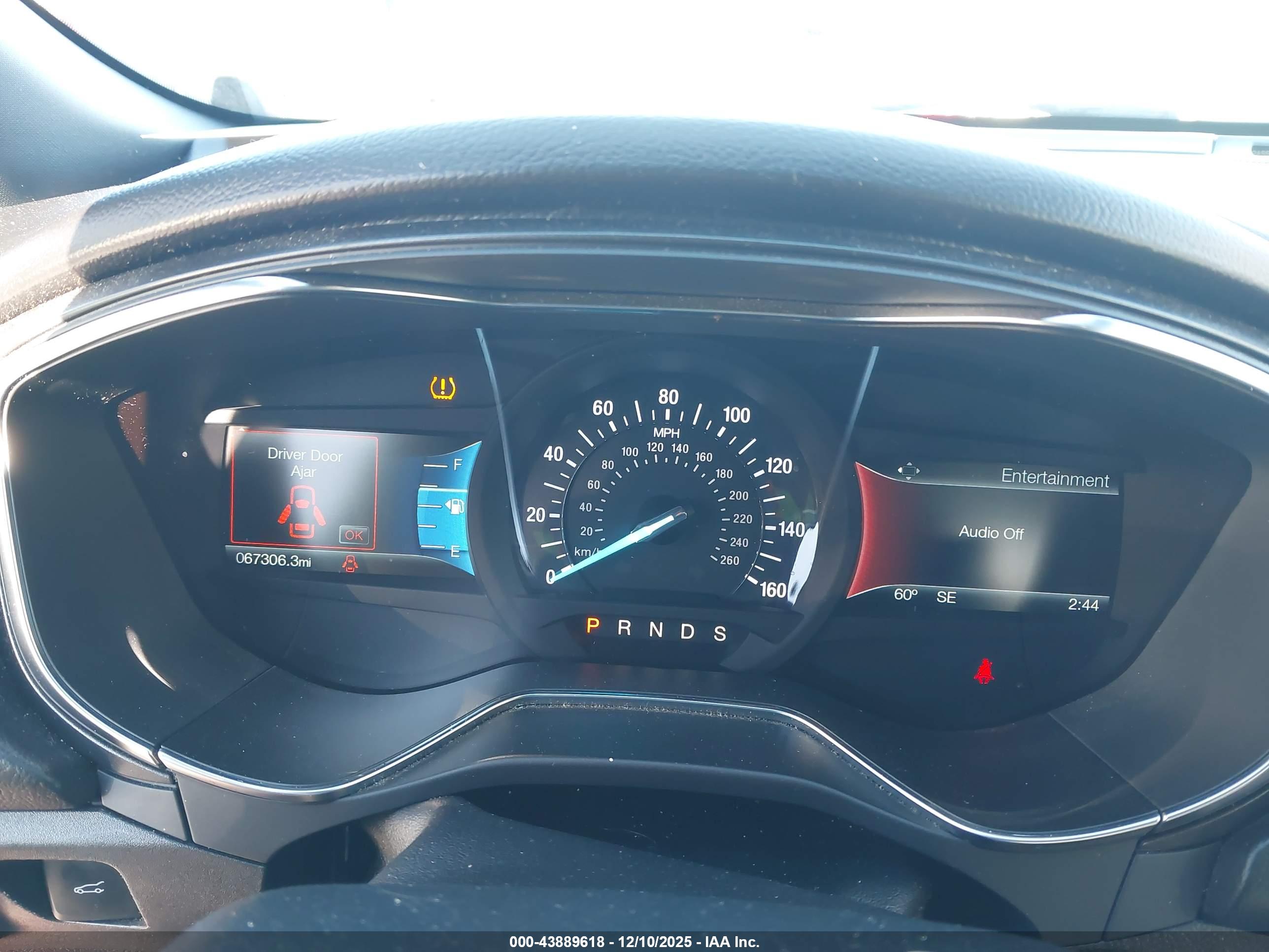 FORD FUSION image 7