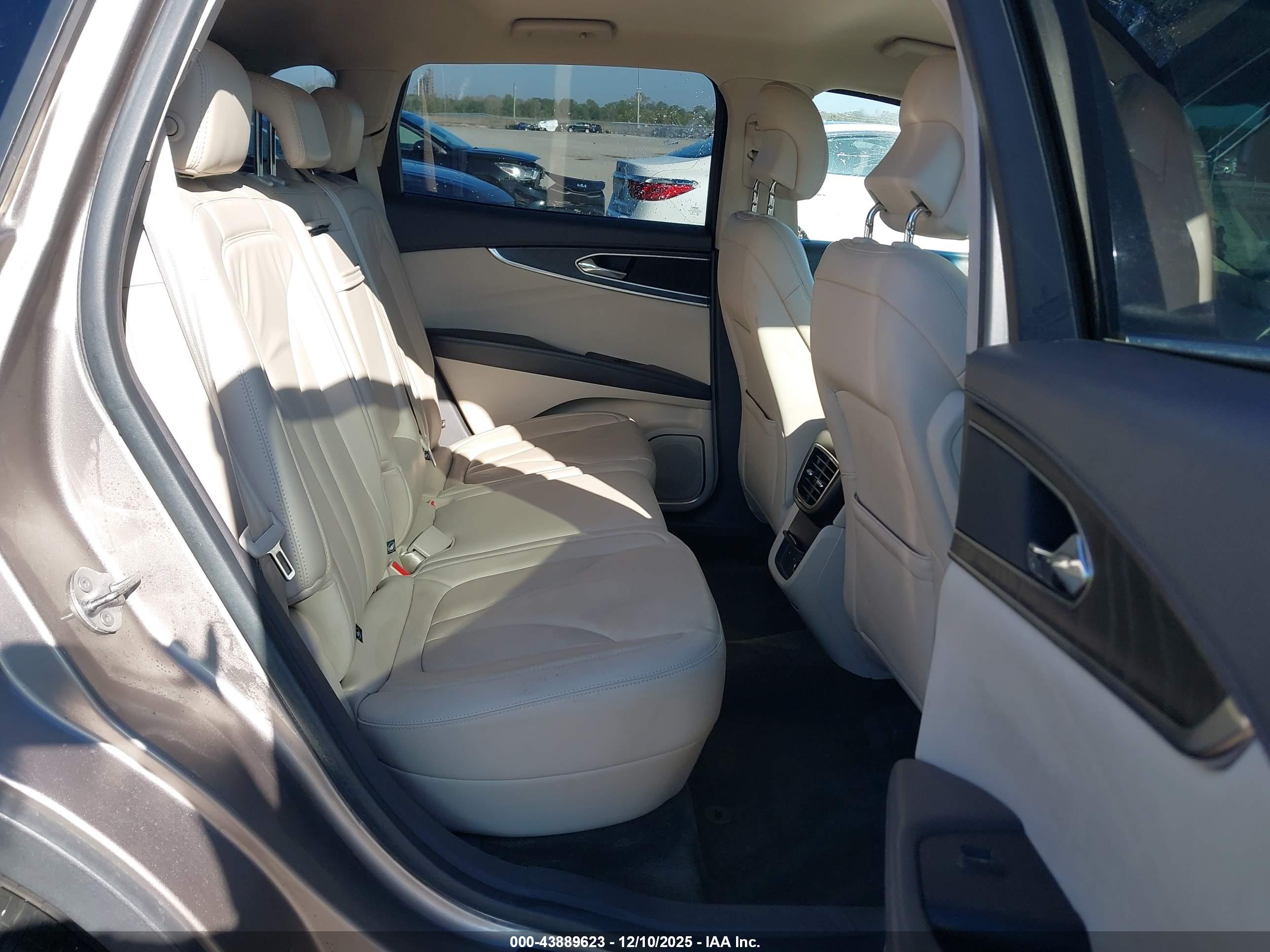 LINCOLN MKX image 8