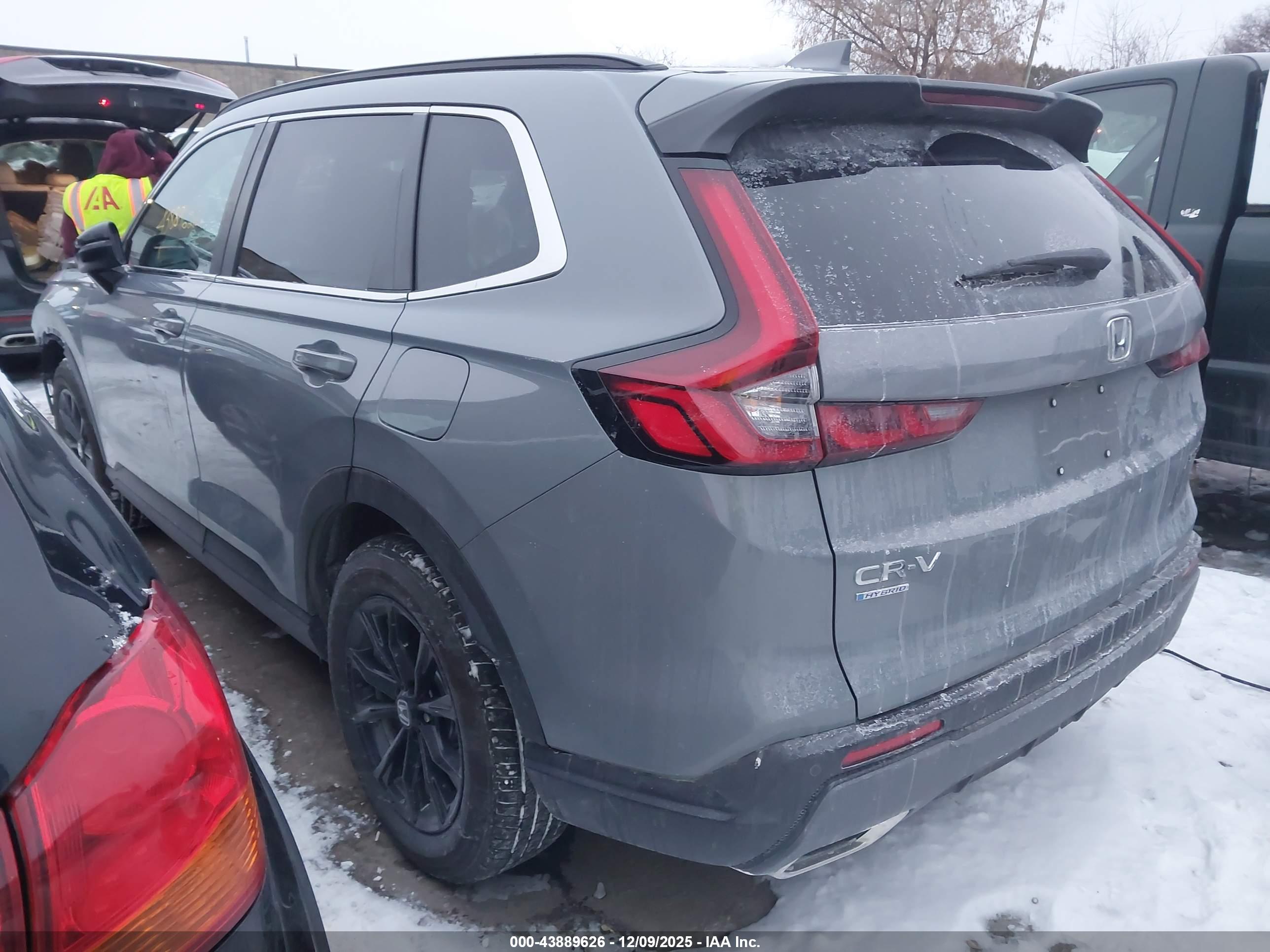 HONDA CR-V image 3
