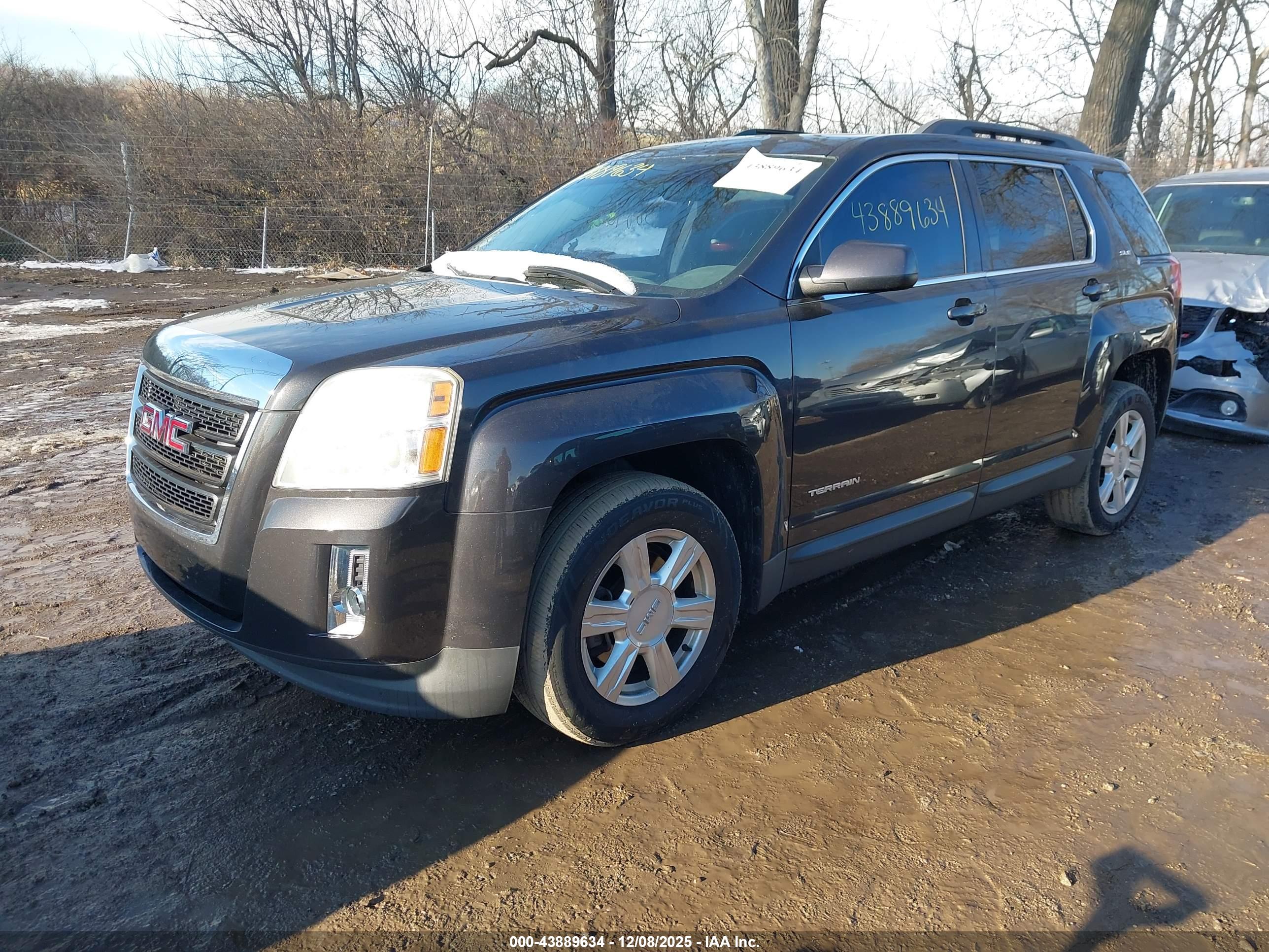 GMC TERRAIN image 2
