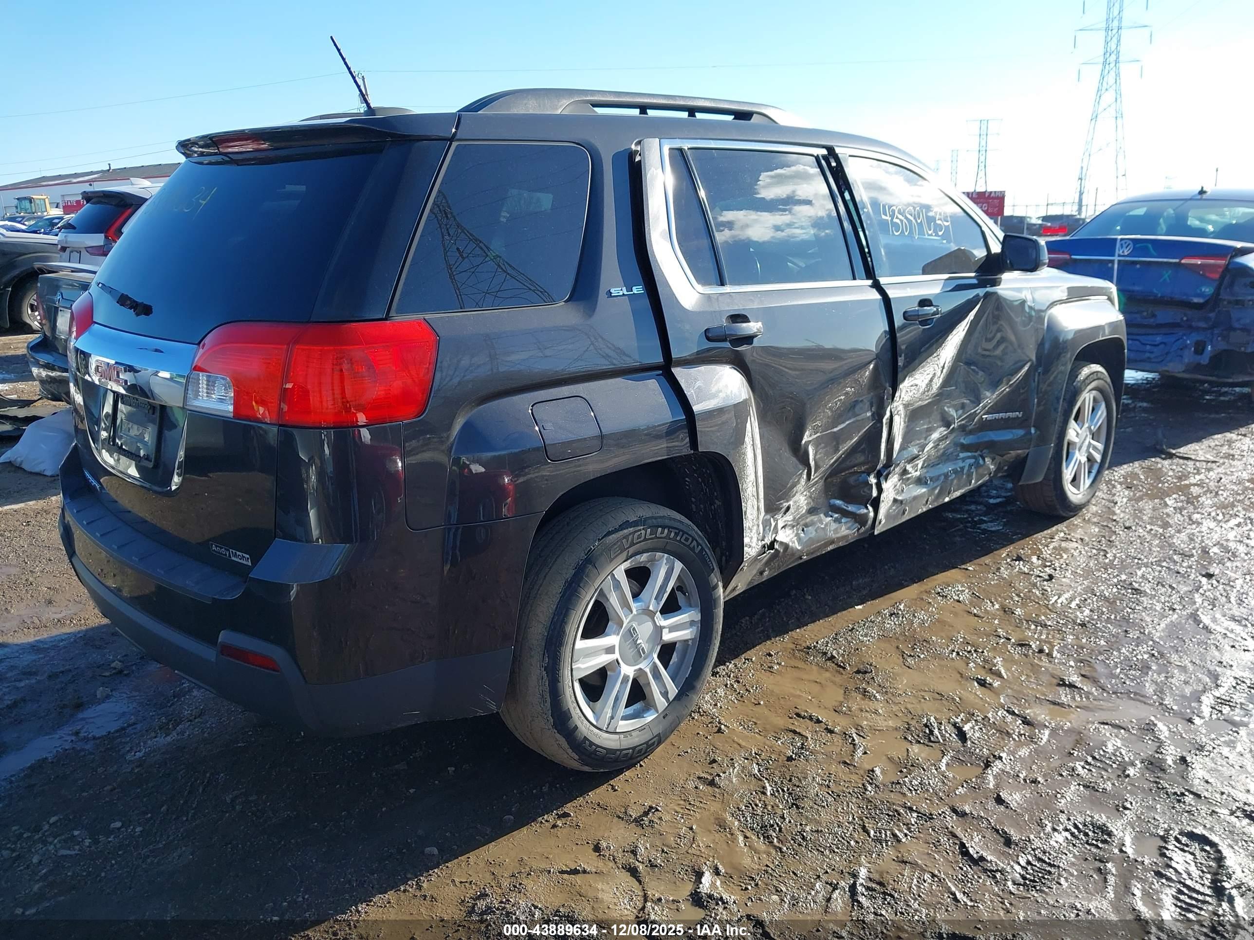 GMC TERRAIN image 4
