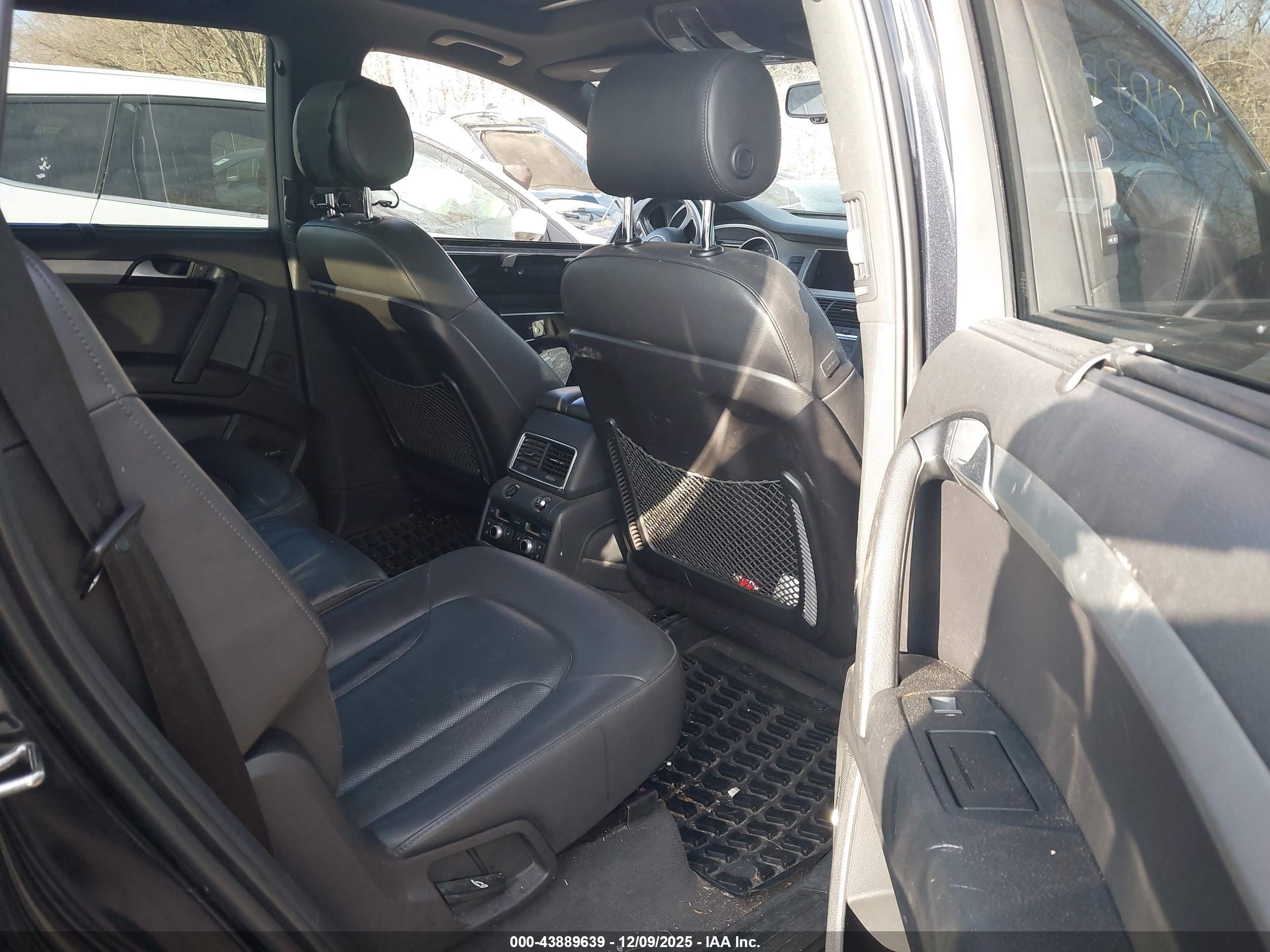 AUDI Q7 image 8