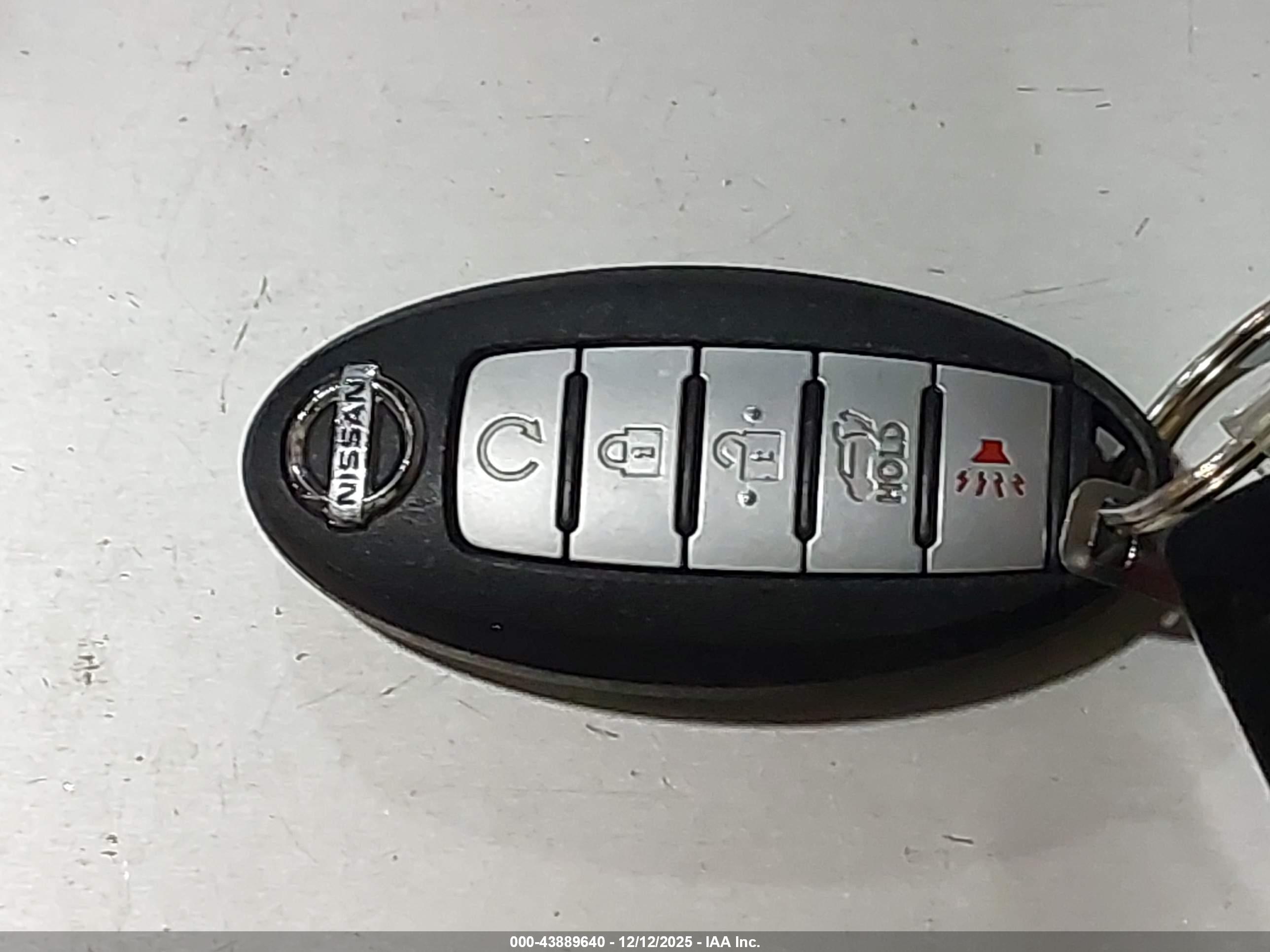 NISSAN MURANO image 11