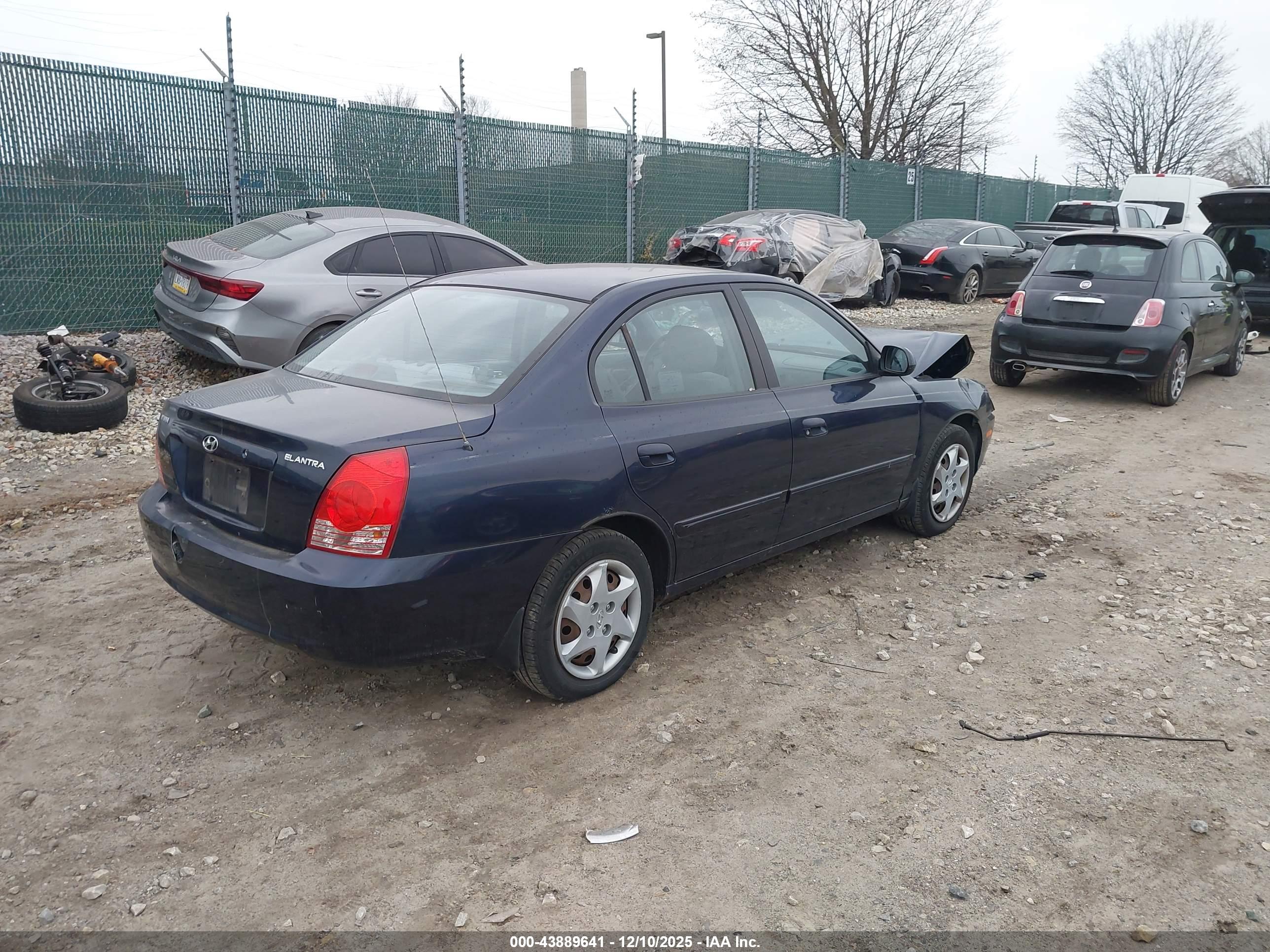 HYUNDAI ELANTRA image 4