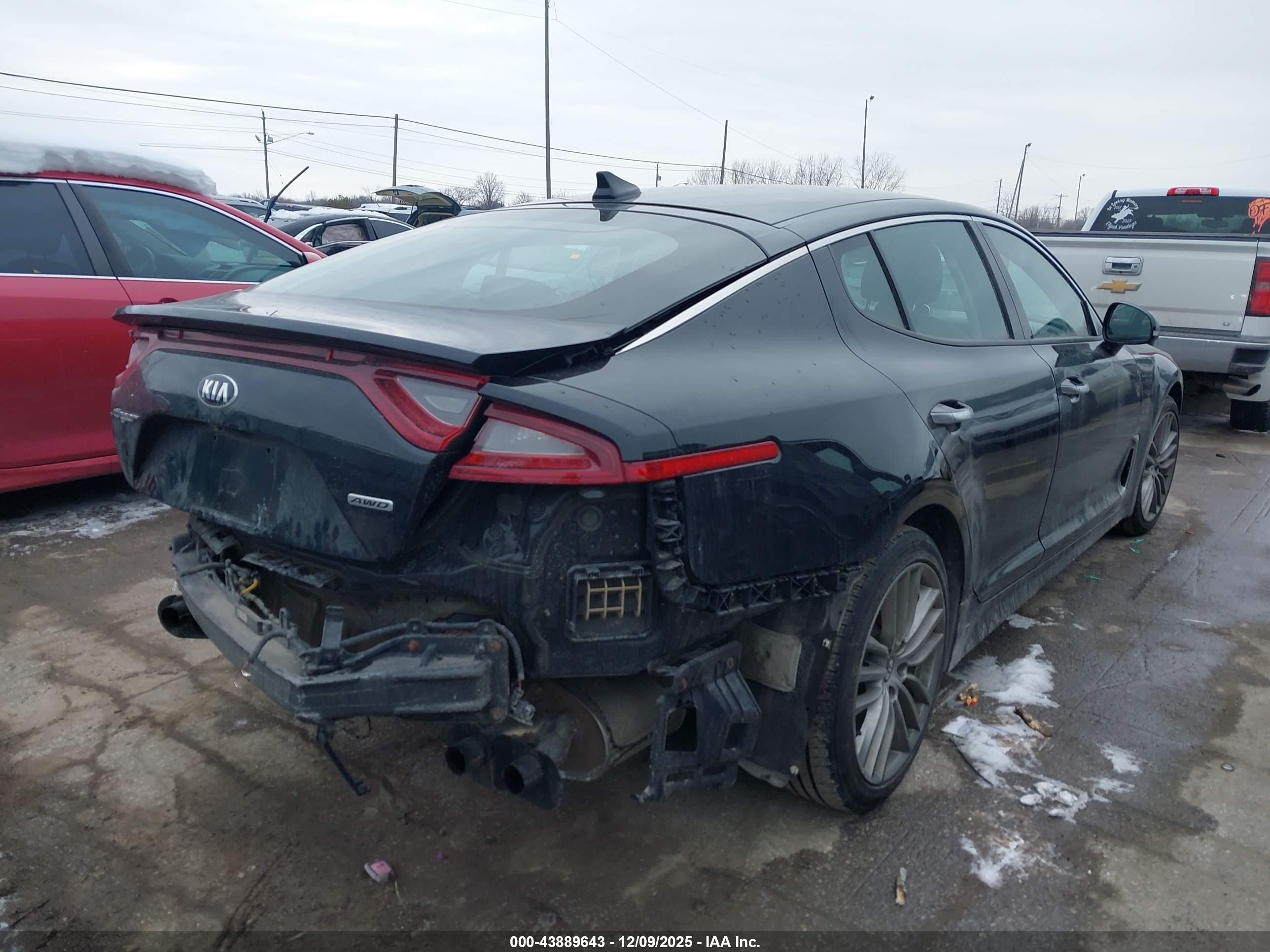 KIA STINGER image 4