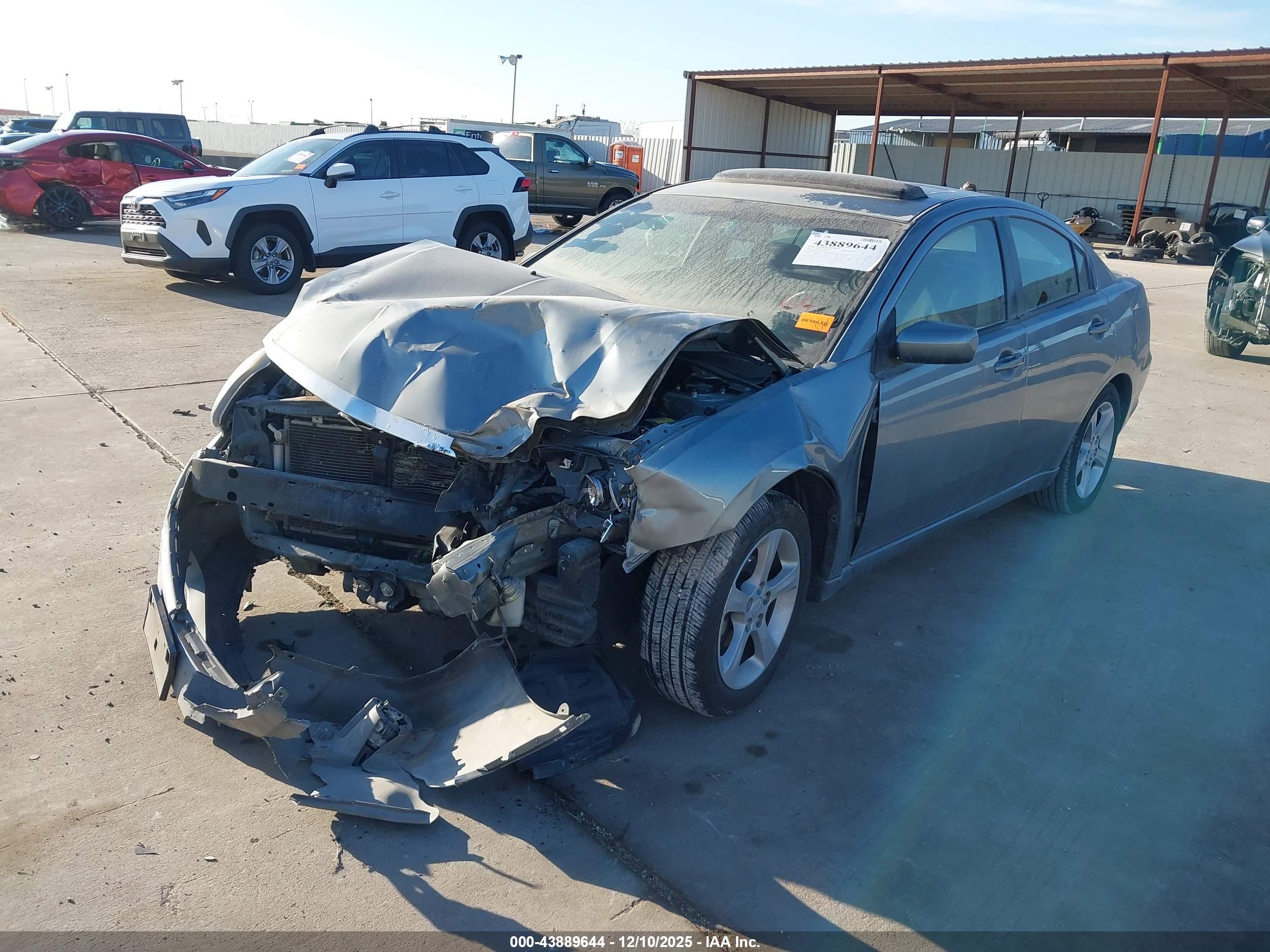 MITSUBISHI GALANT image 2