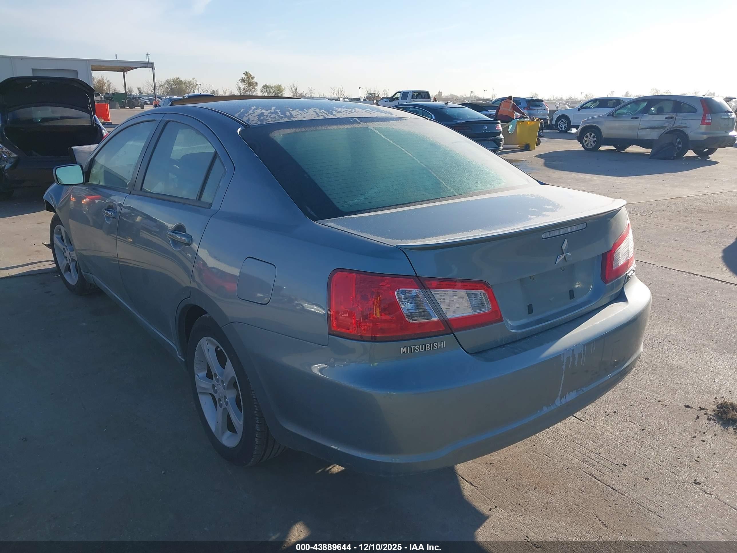 MITSUBISHI GALANT image 3