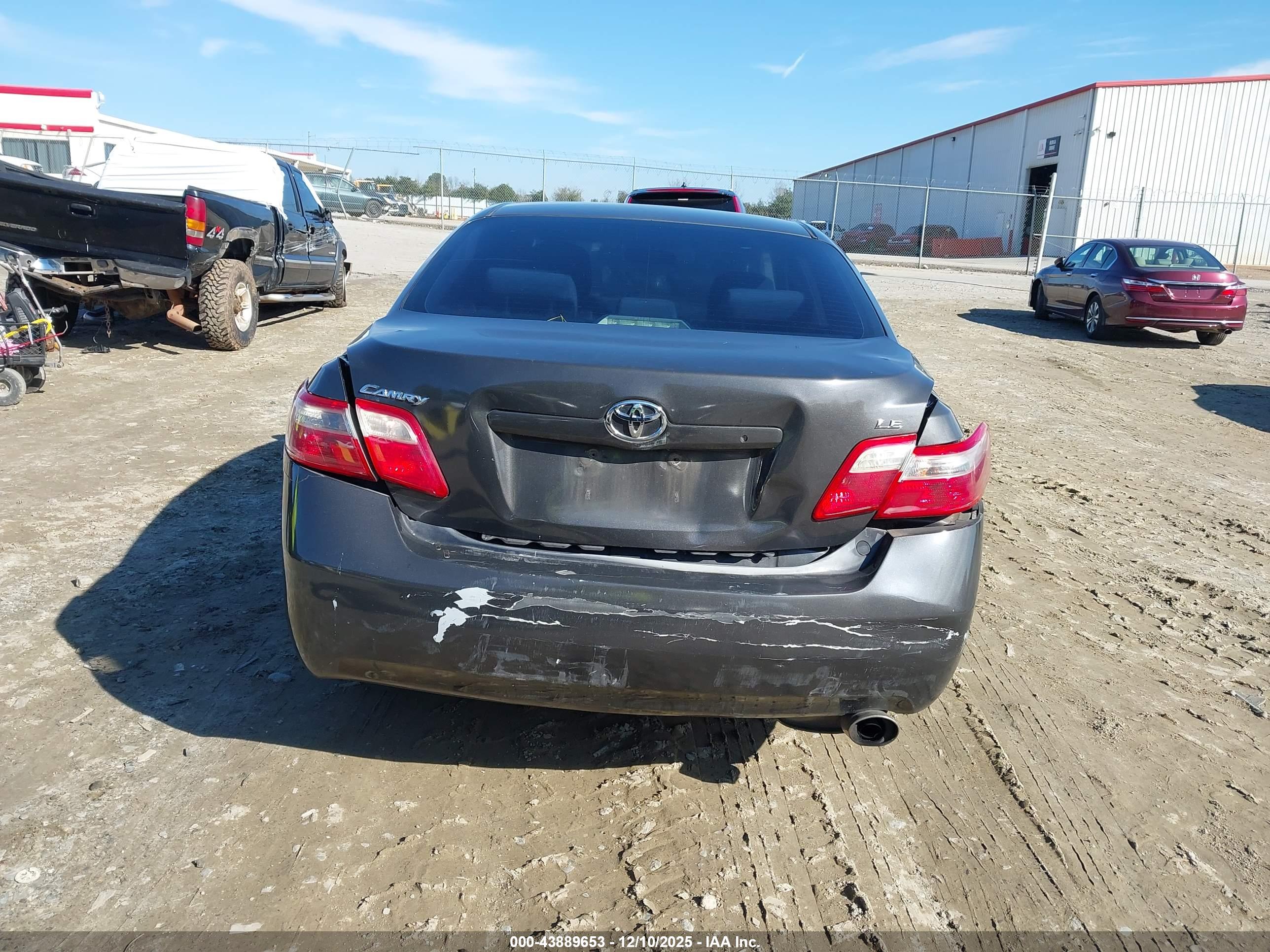 TOYOTA CAMRY image 6
