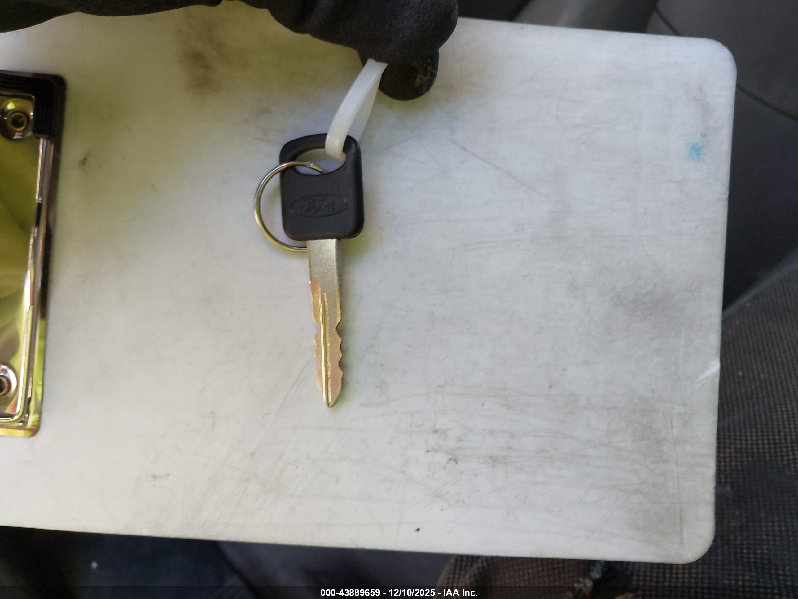 FORD E-350 image 11