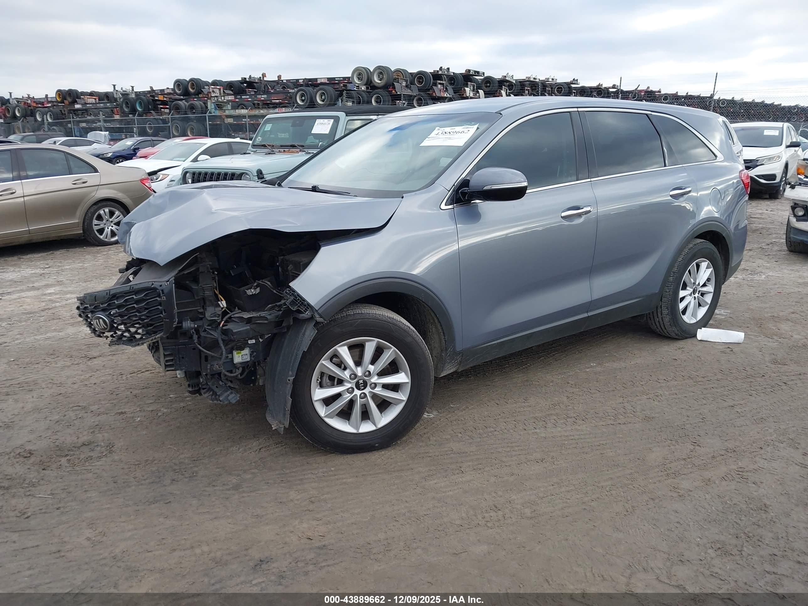 KIA SORENTO image 2