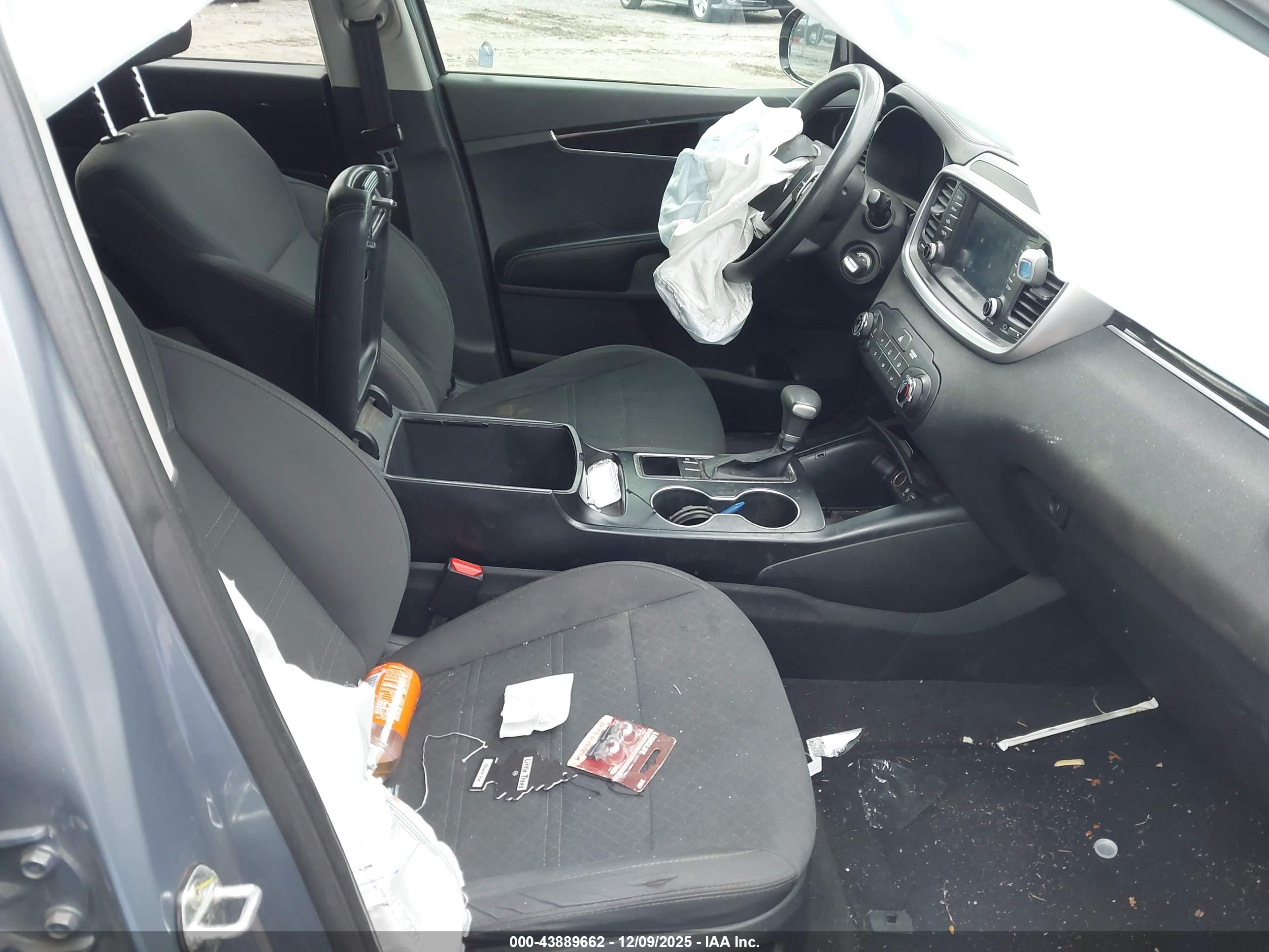 KIA SORENTO image 5