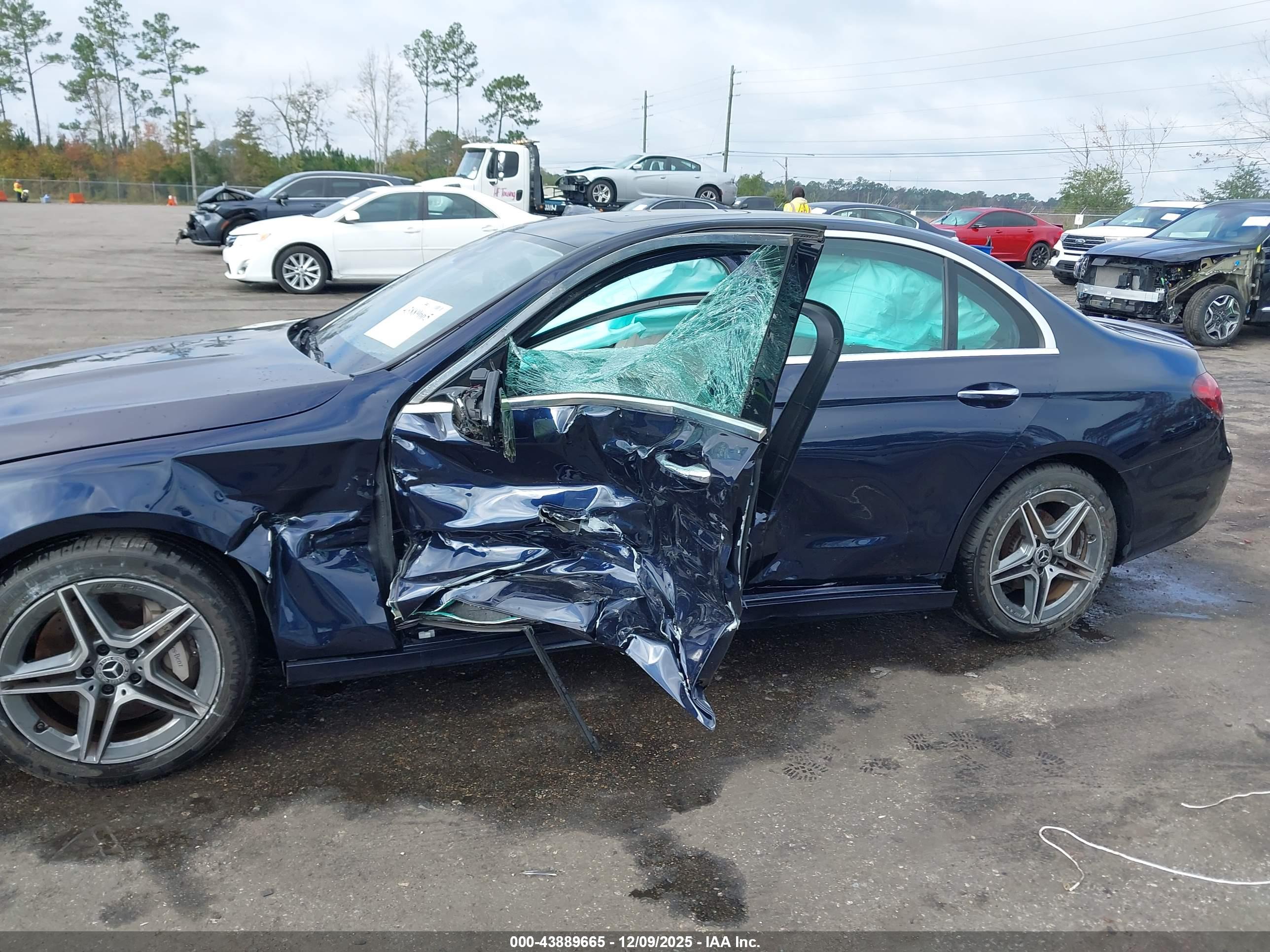 MERCEDES-BENZ E image 6