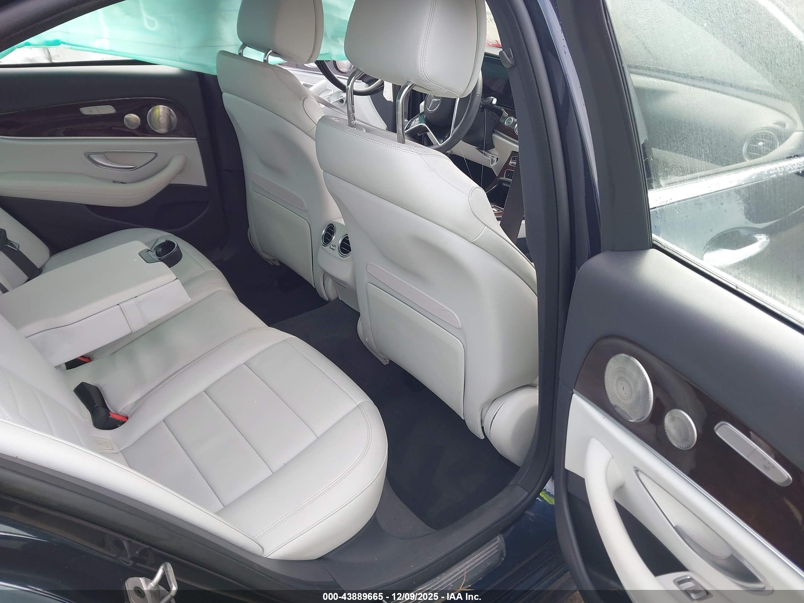 MERCEDES-BENZ E image 8