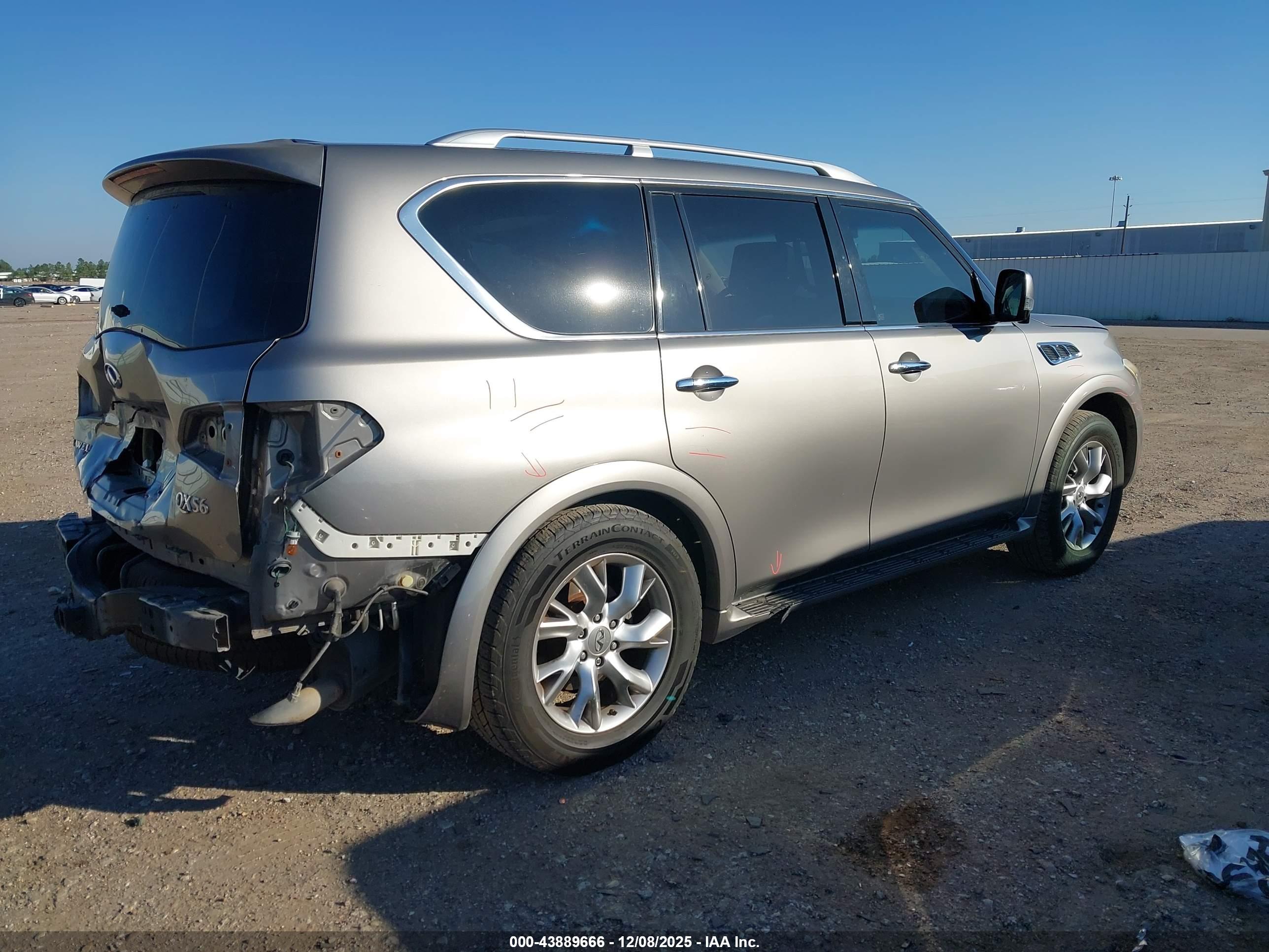 INFINITI QX56 image 4