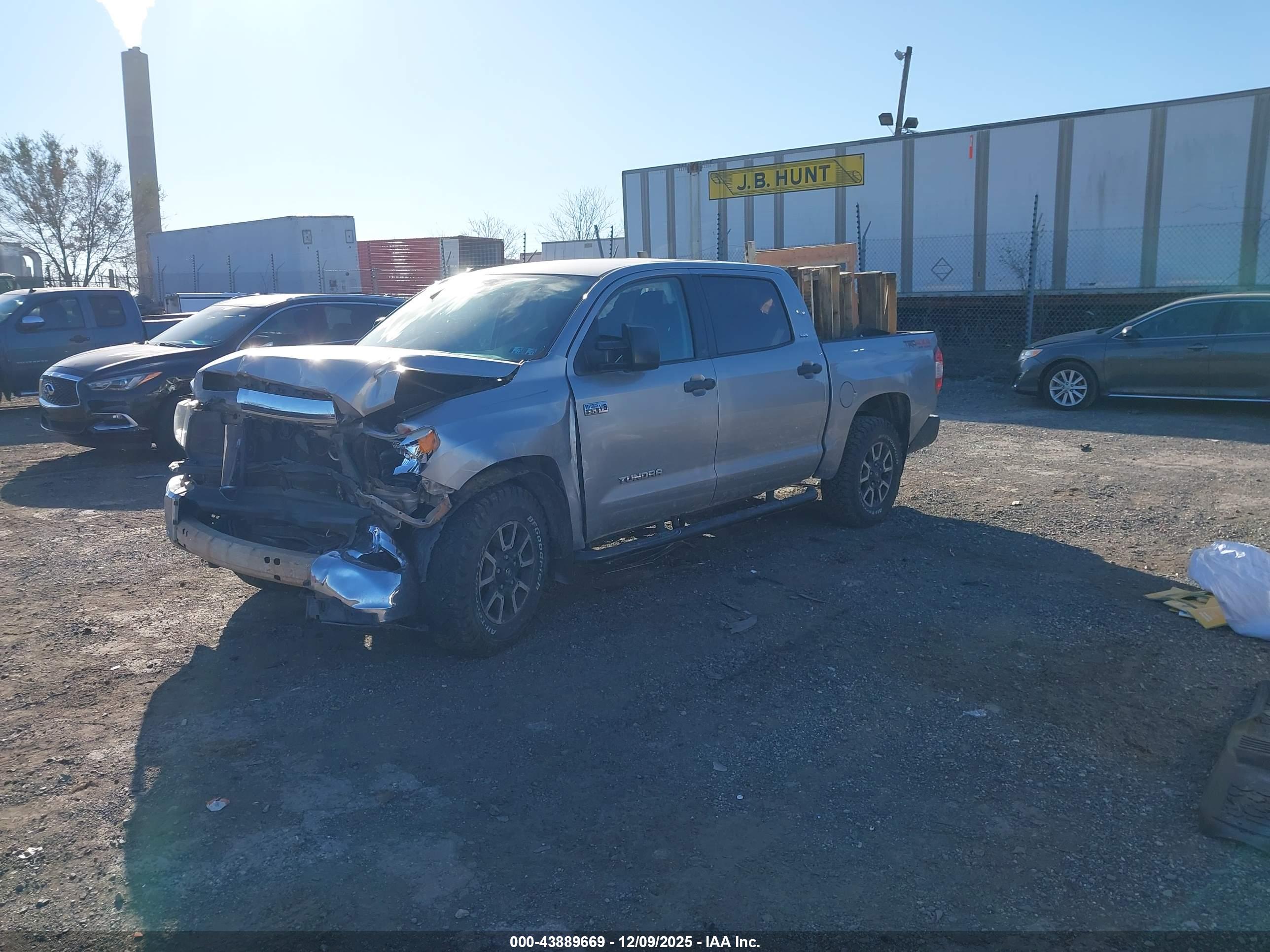 TOYOTA TUNDRA image 2