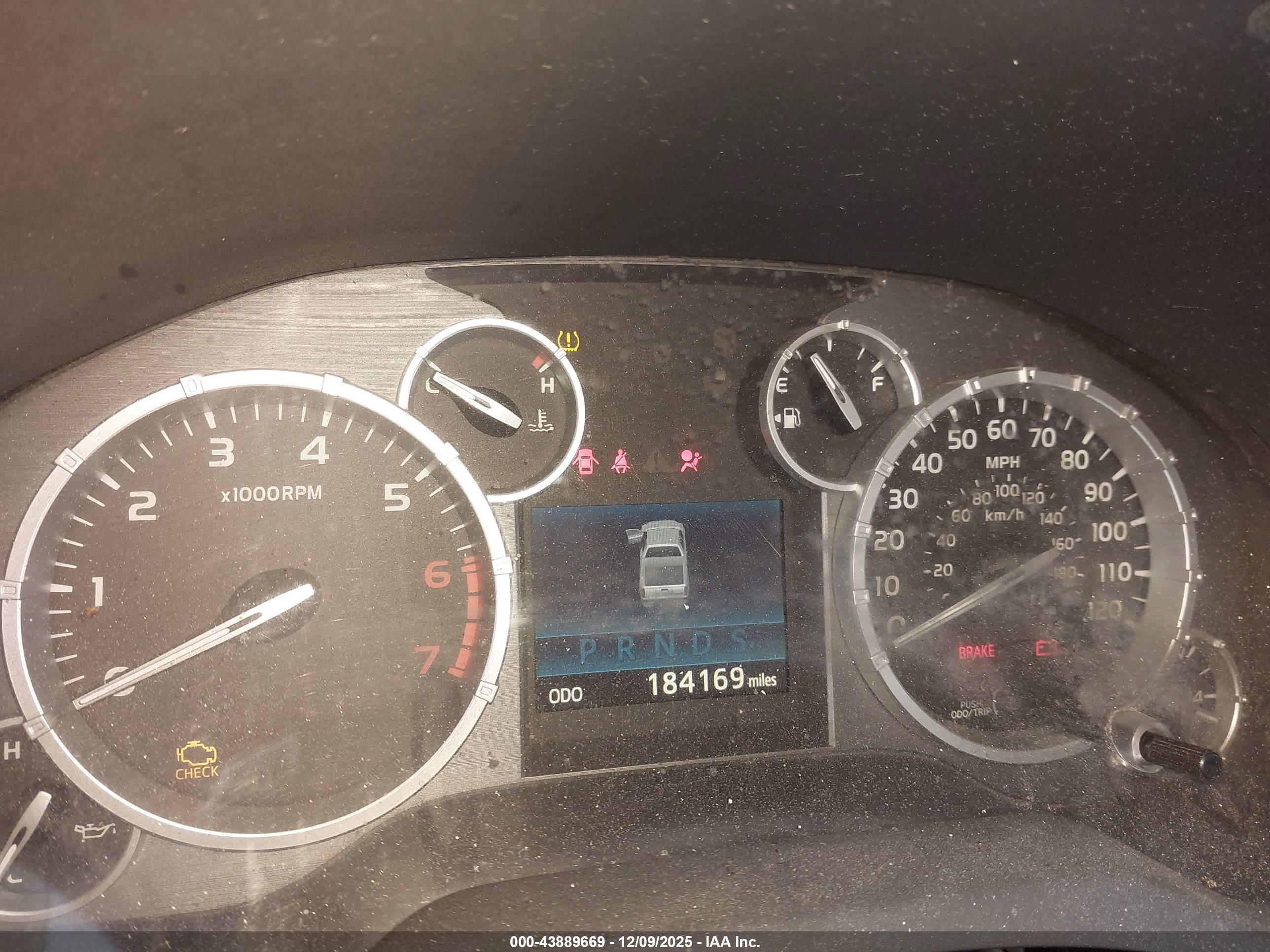 TOYOTA TUNDRA image 7