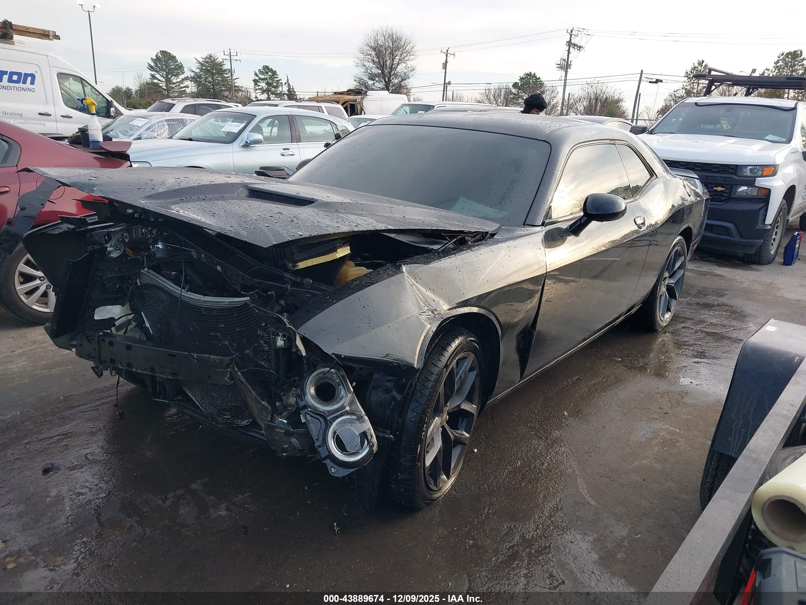 DODGE CHALLENGER image 2