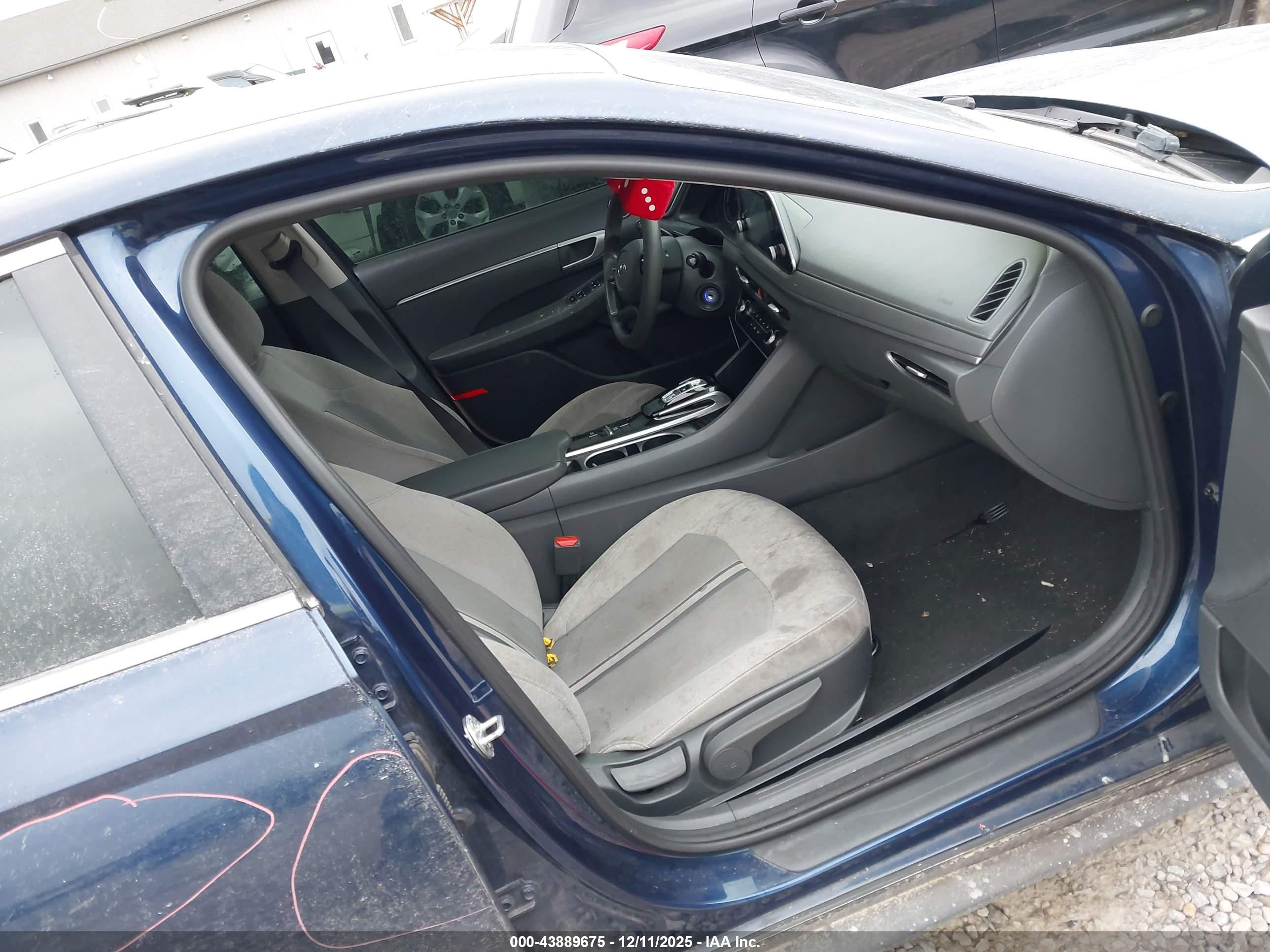 HYUNDAI SONATA image 5