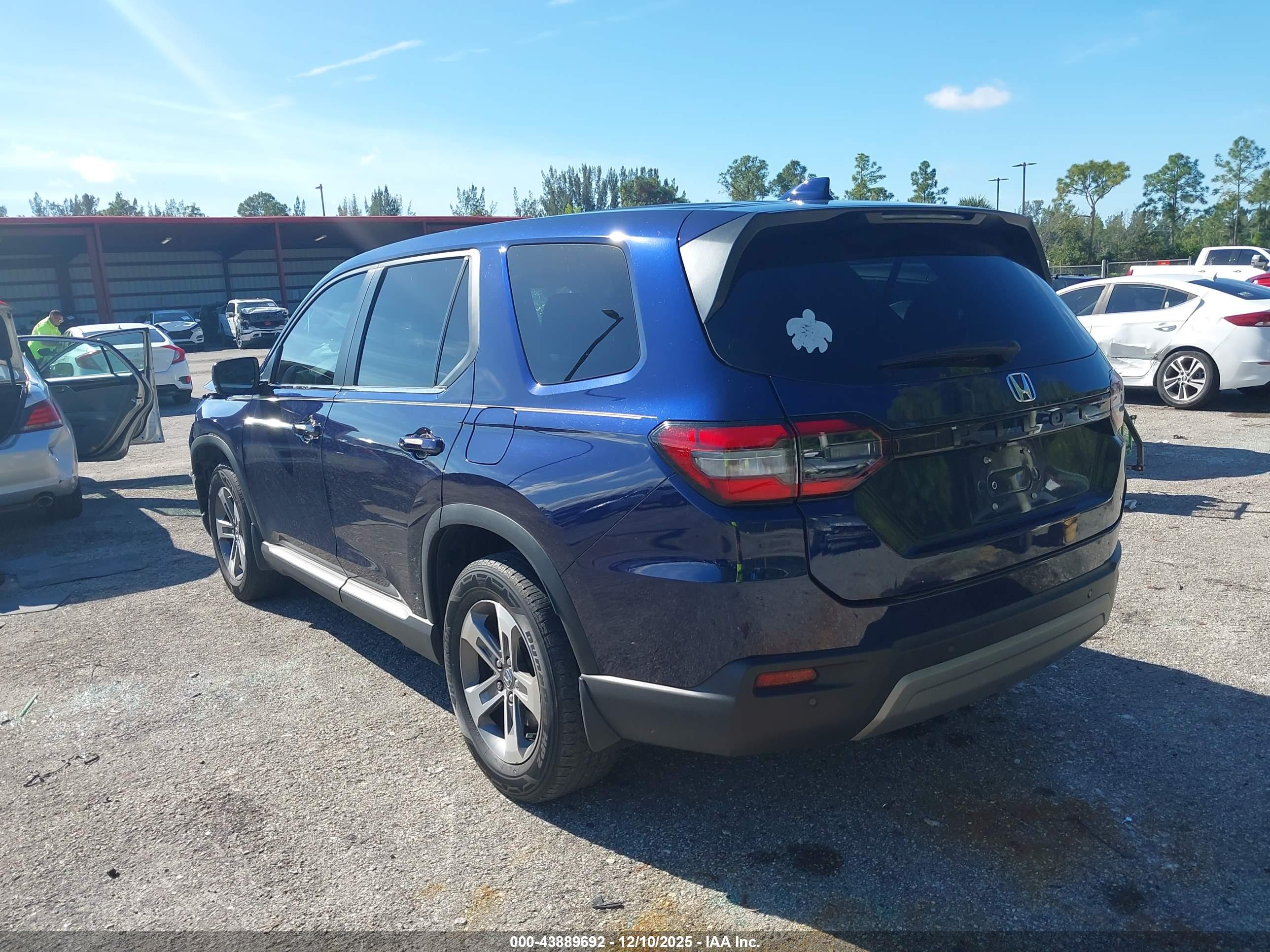 HONDA PILOT image 3
