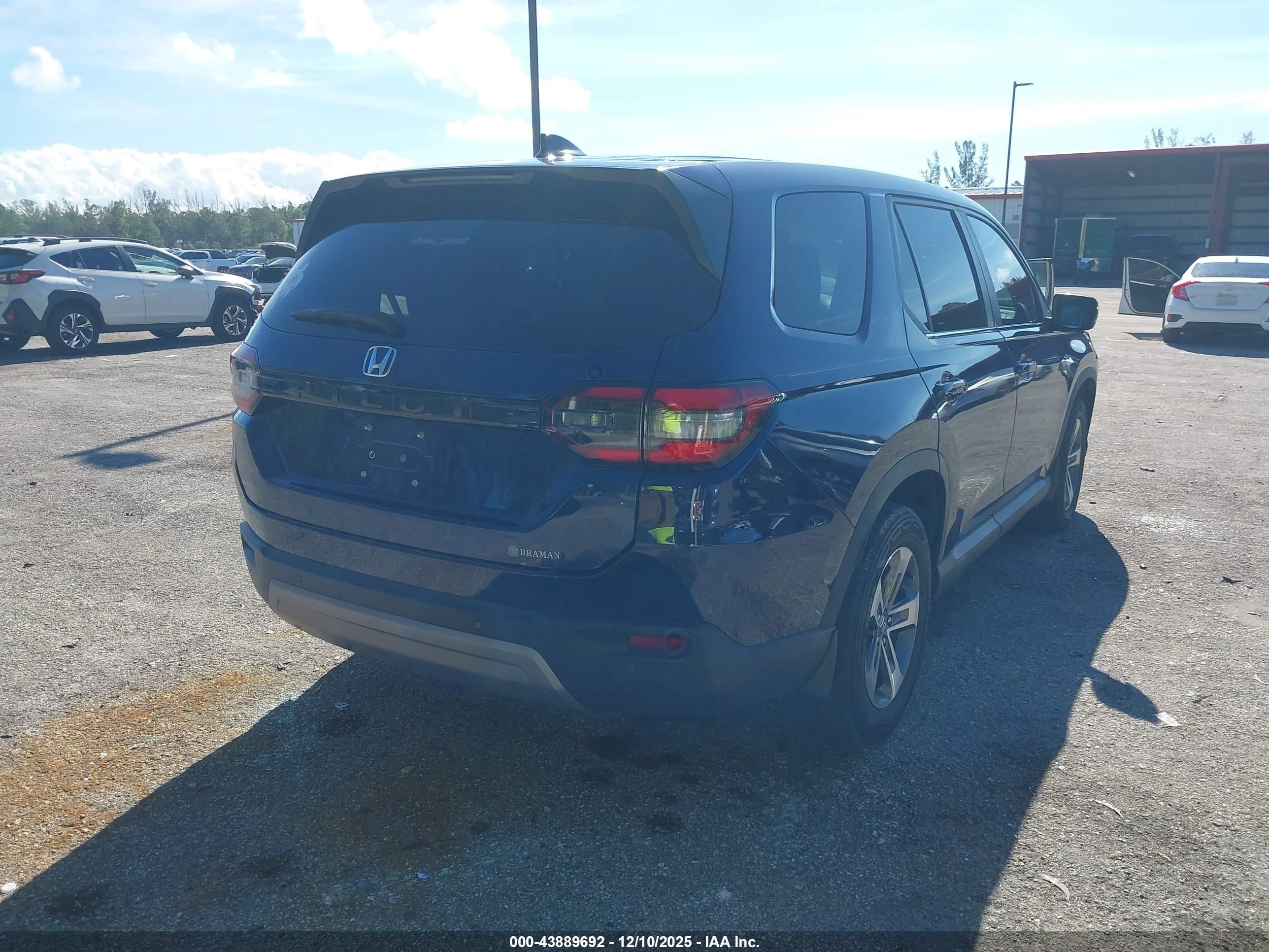 HONDA PILOT image 4