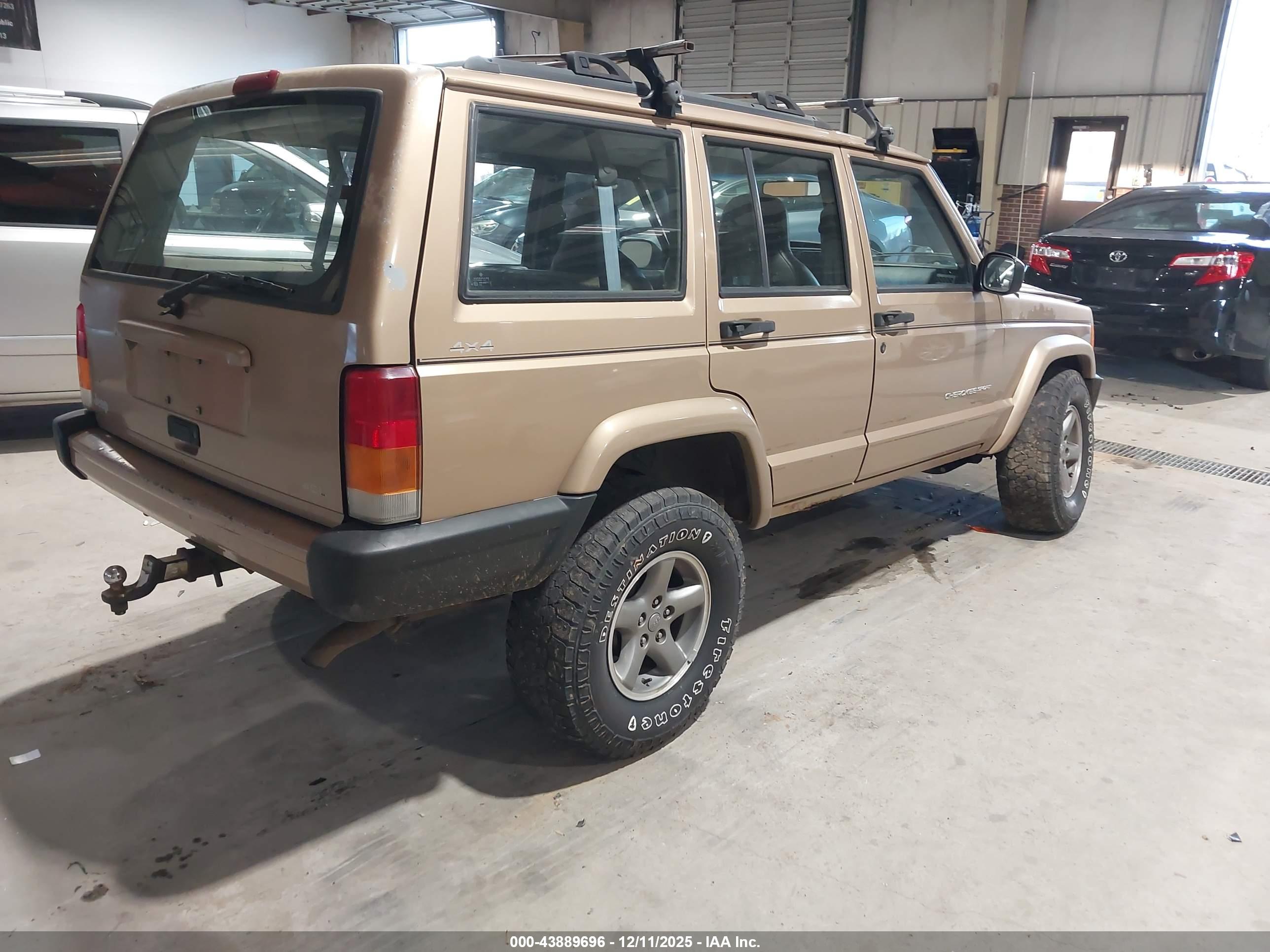 JEEP CHEROKEE image 4