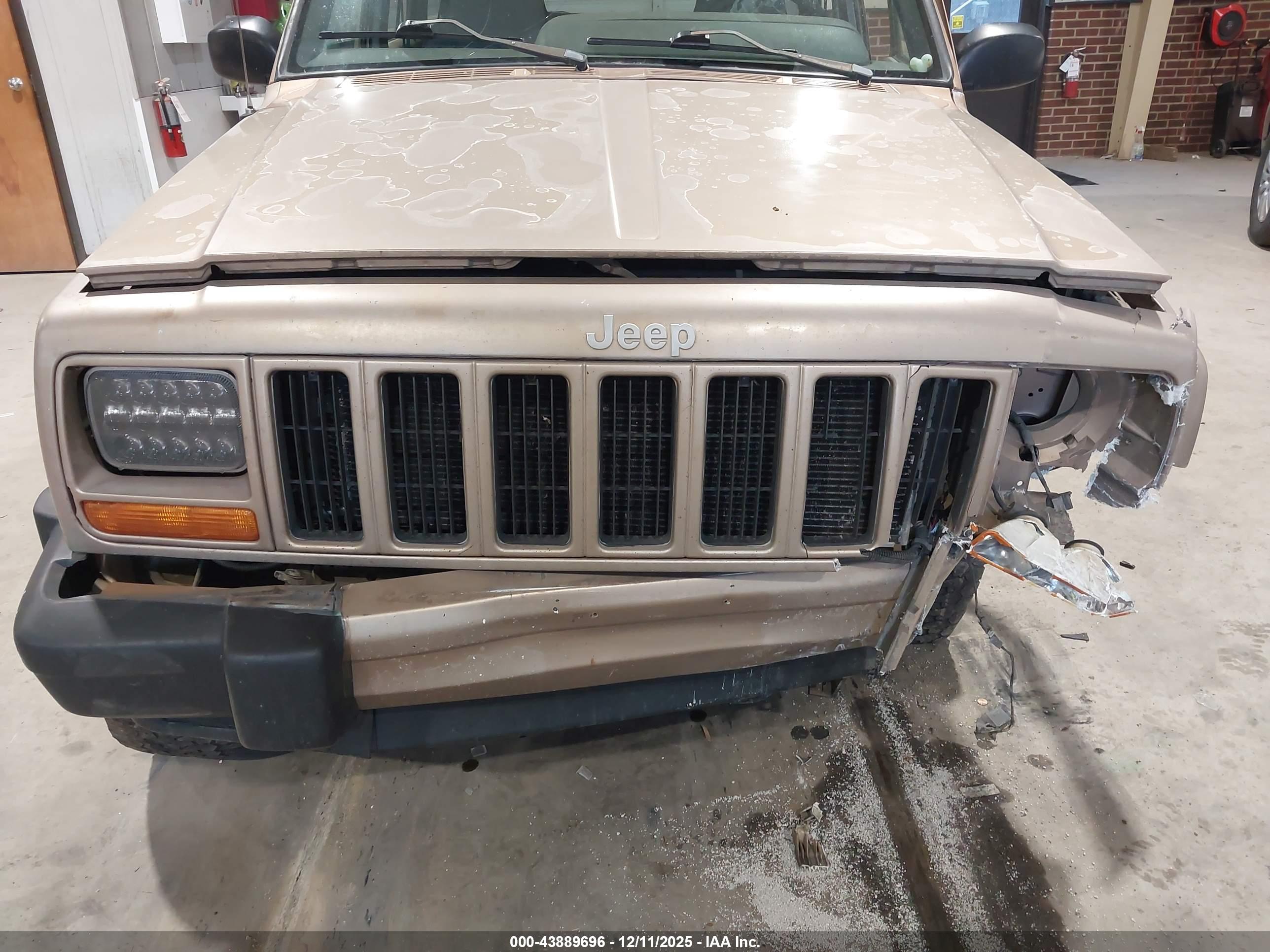 JEEP CHEROKEE image 6
