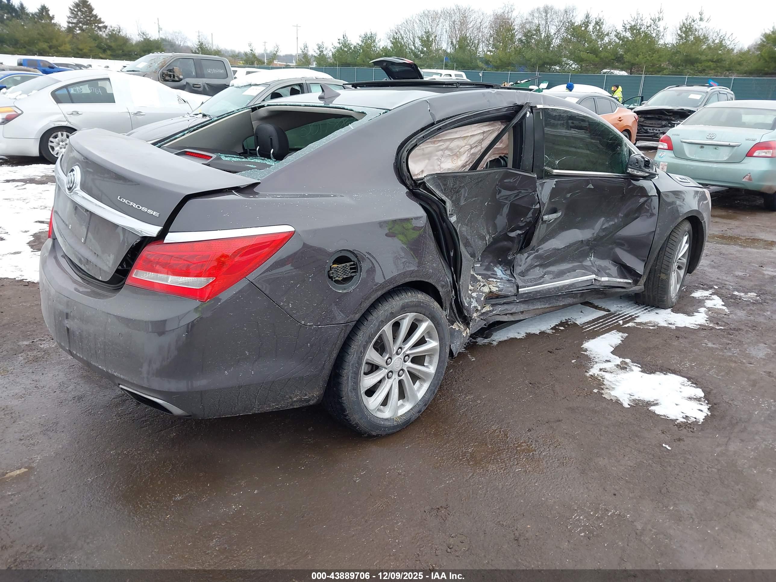 BUICK LACROSSE image 4
