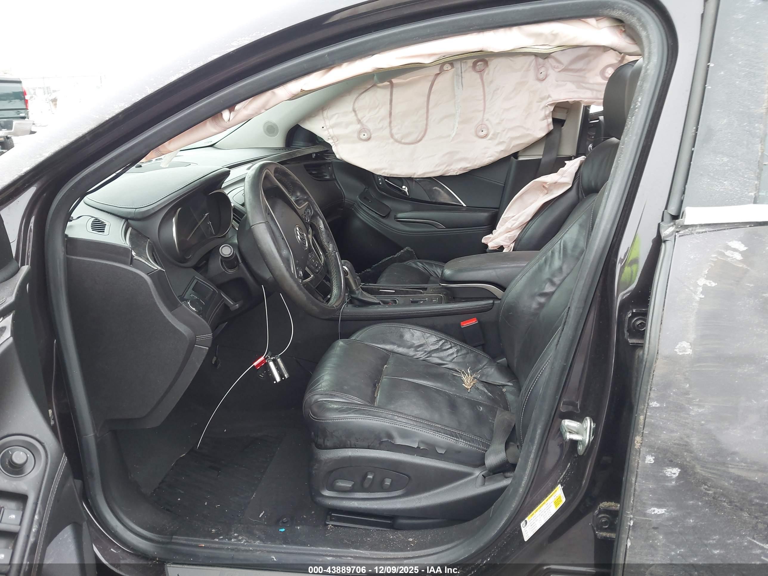 BUICK LACROSSE image 5