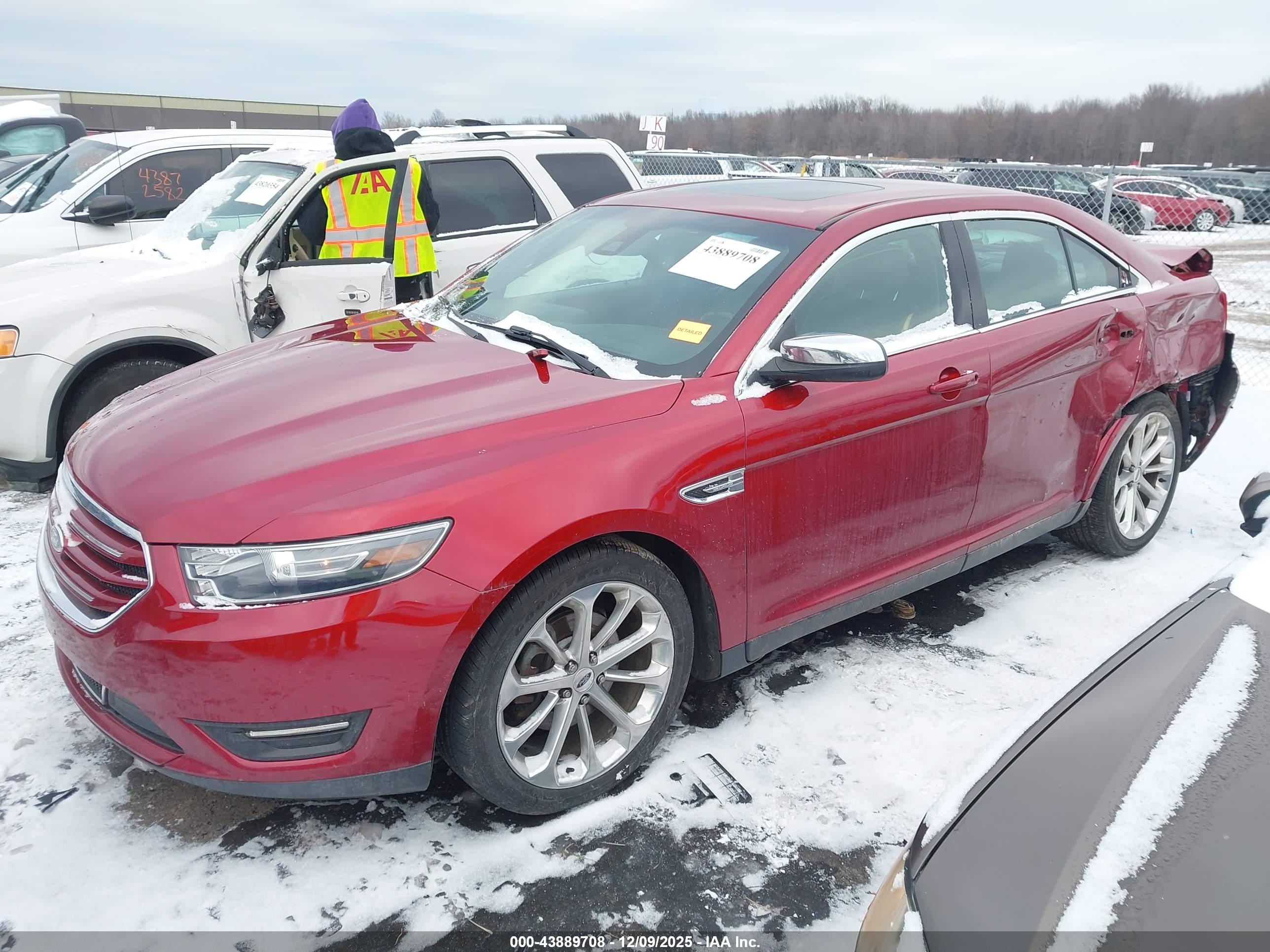 FORD TAURUS image 2