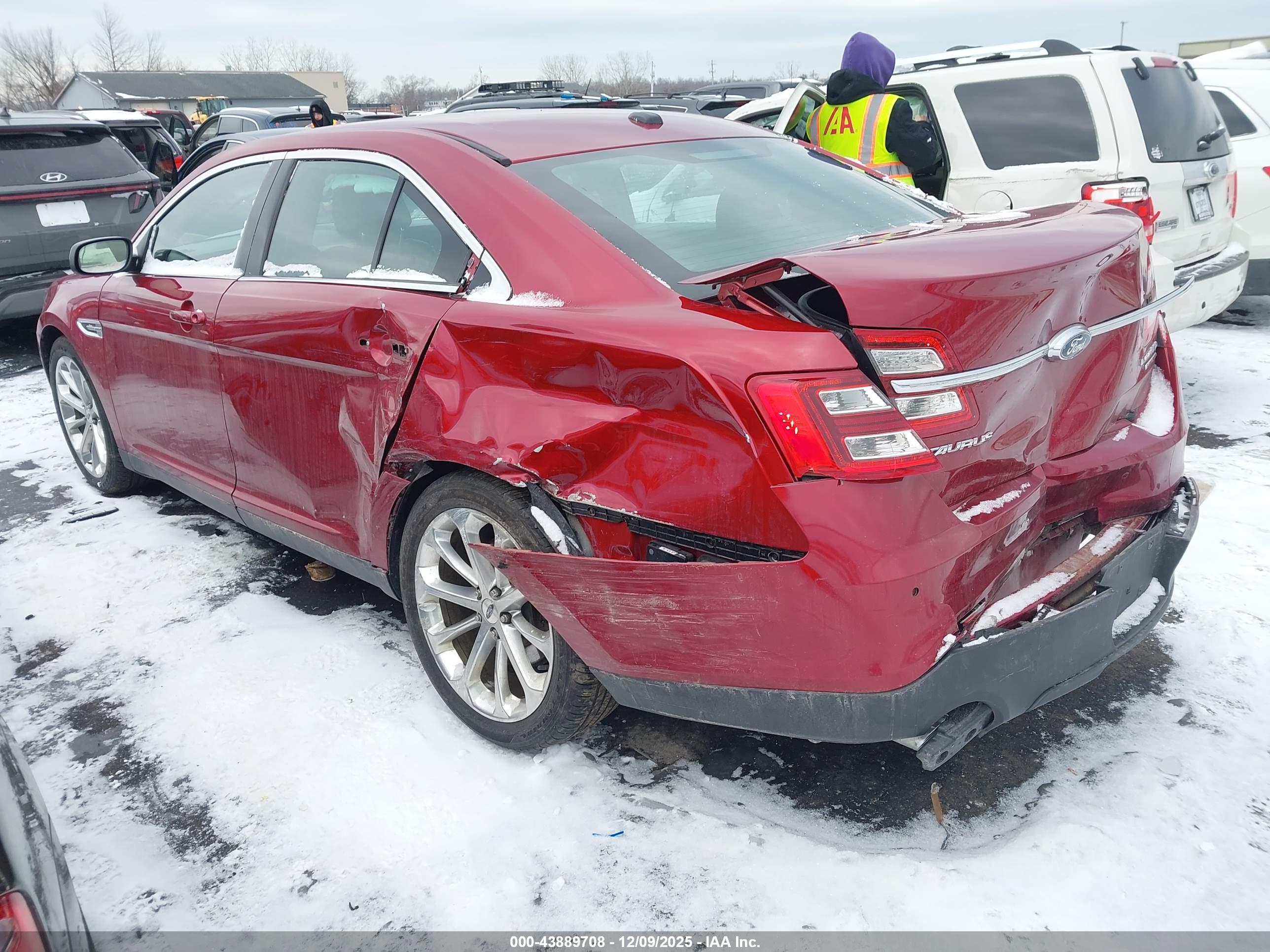 FORD TAURUS image 3