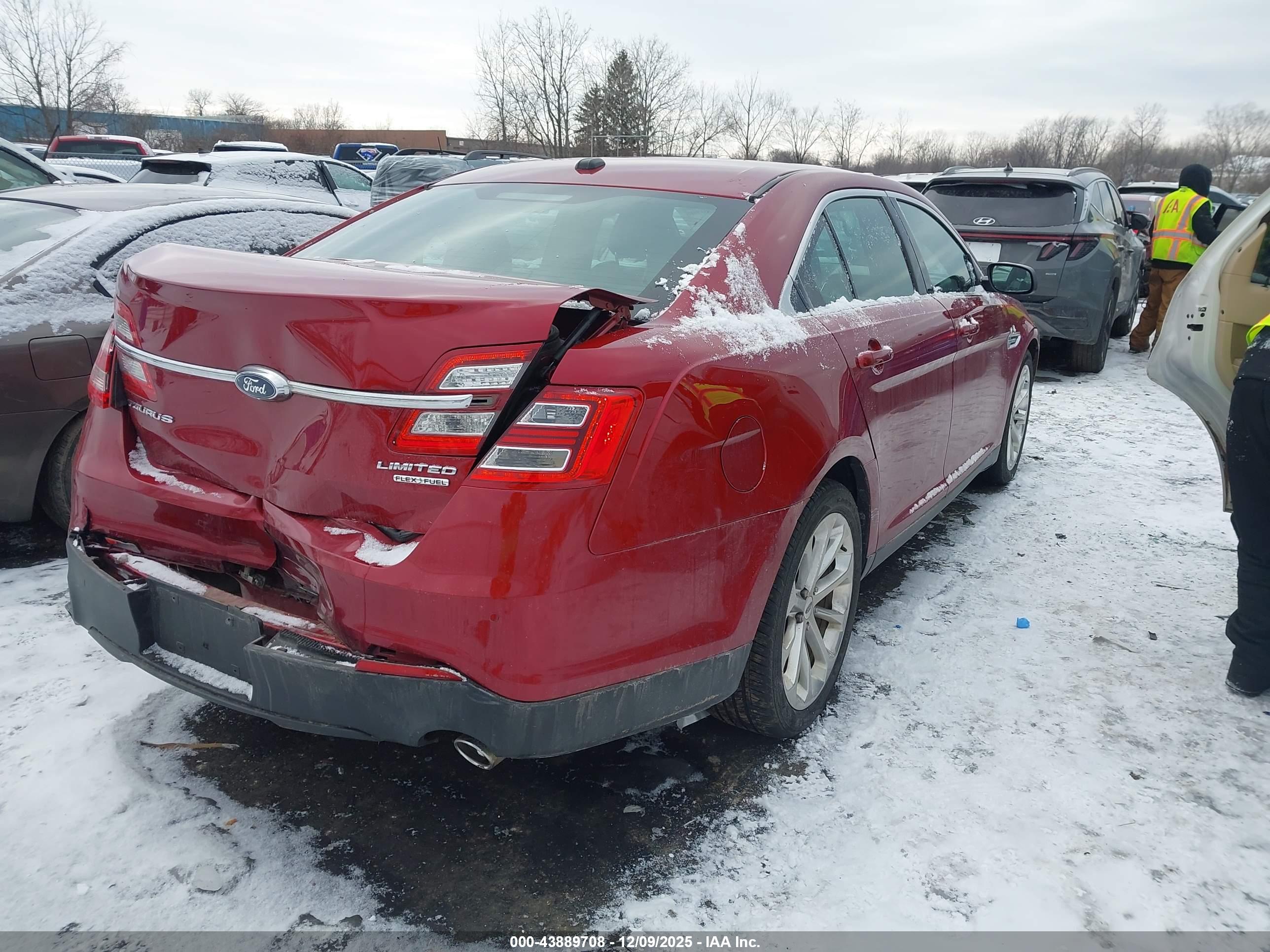 FORD TAURUS image 4