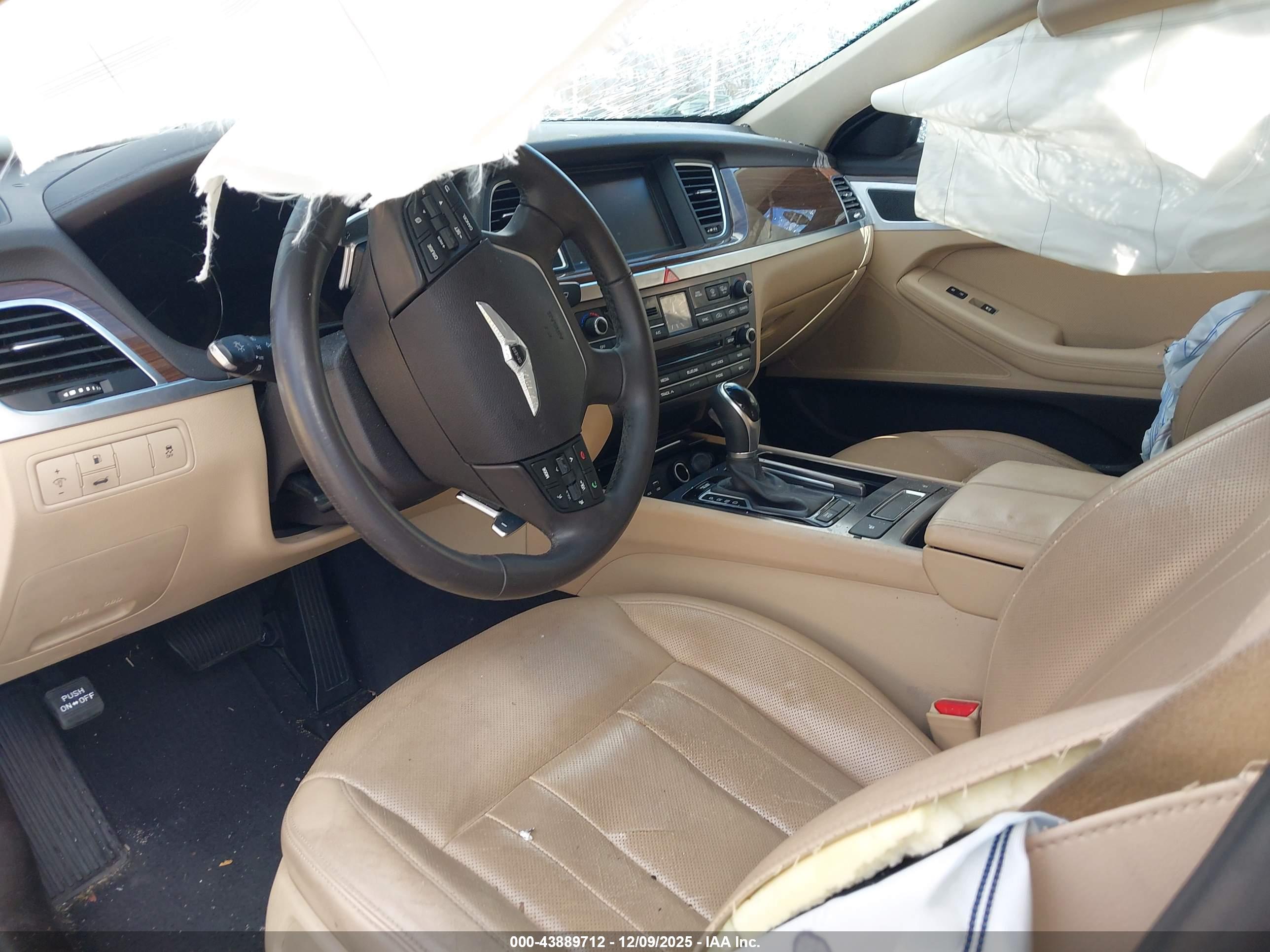 HYUNDAI GENESIS image 5