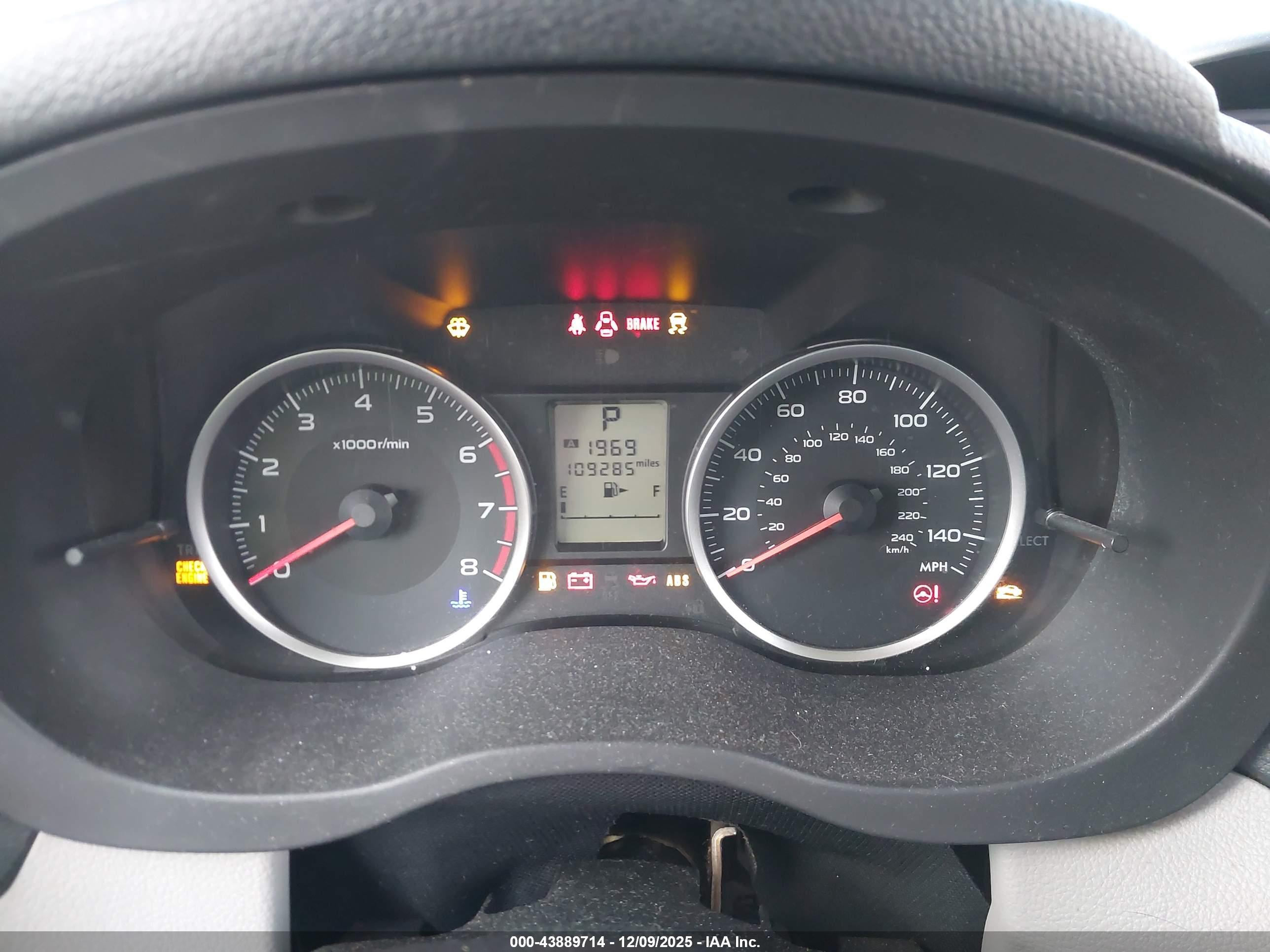 SUBARU FORESTER image 7