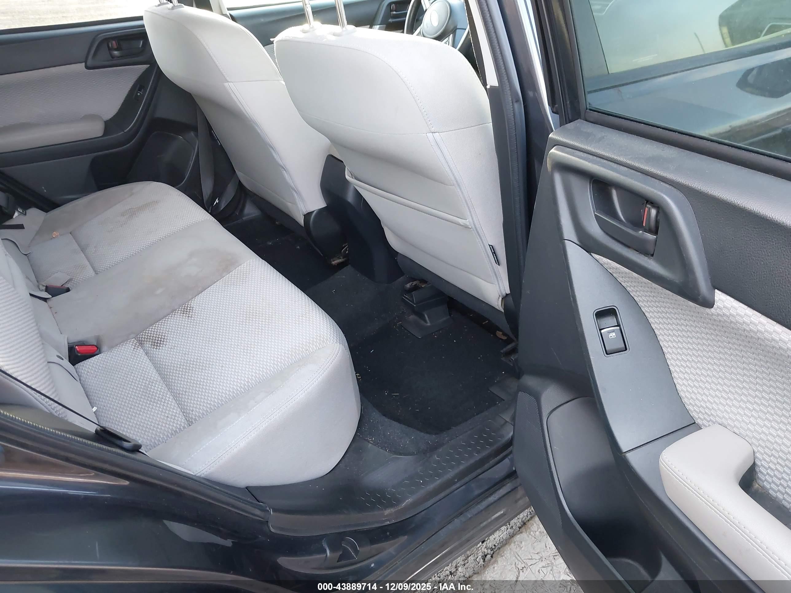SUBARU FORESTER image 8
