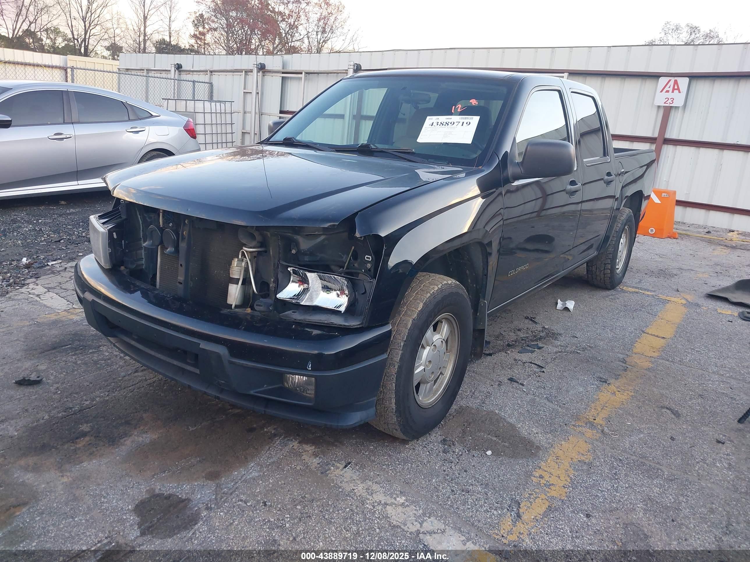 CHEVROLET COLORADO image 2