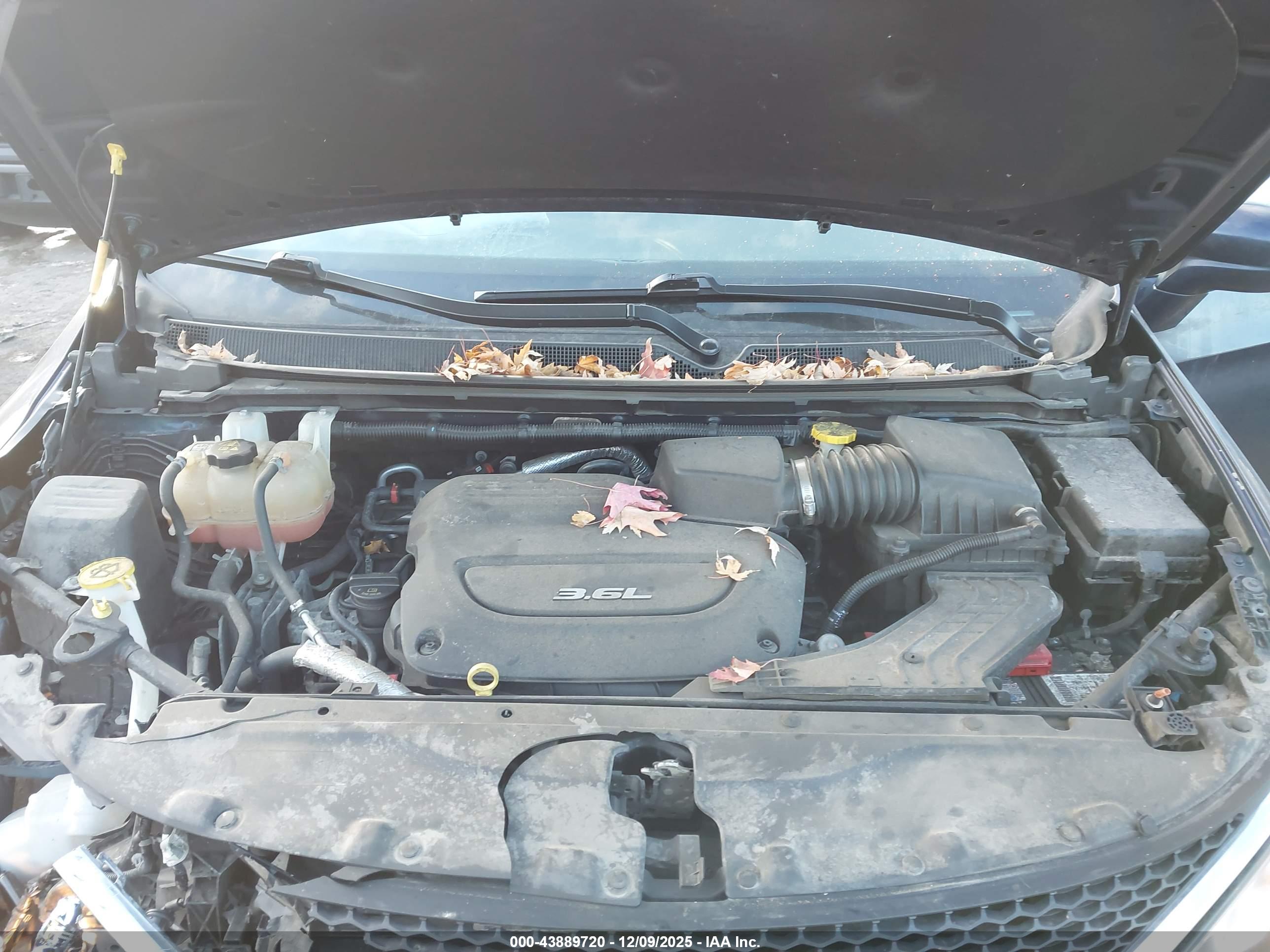 CHRYSLER PACIFICA image 10